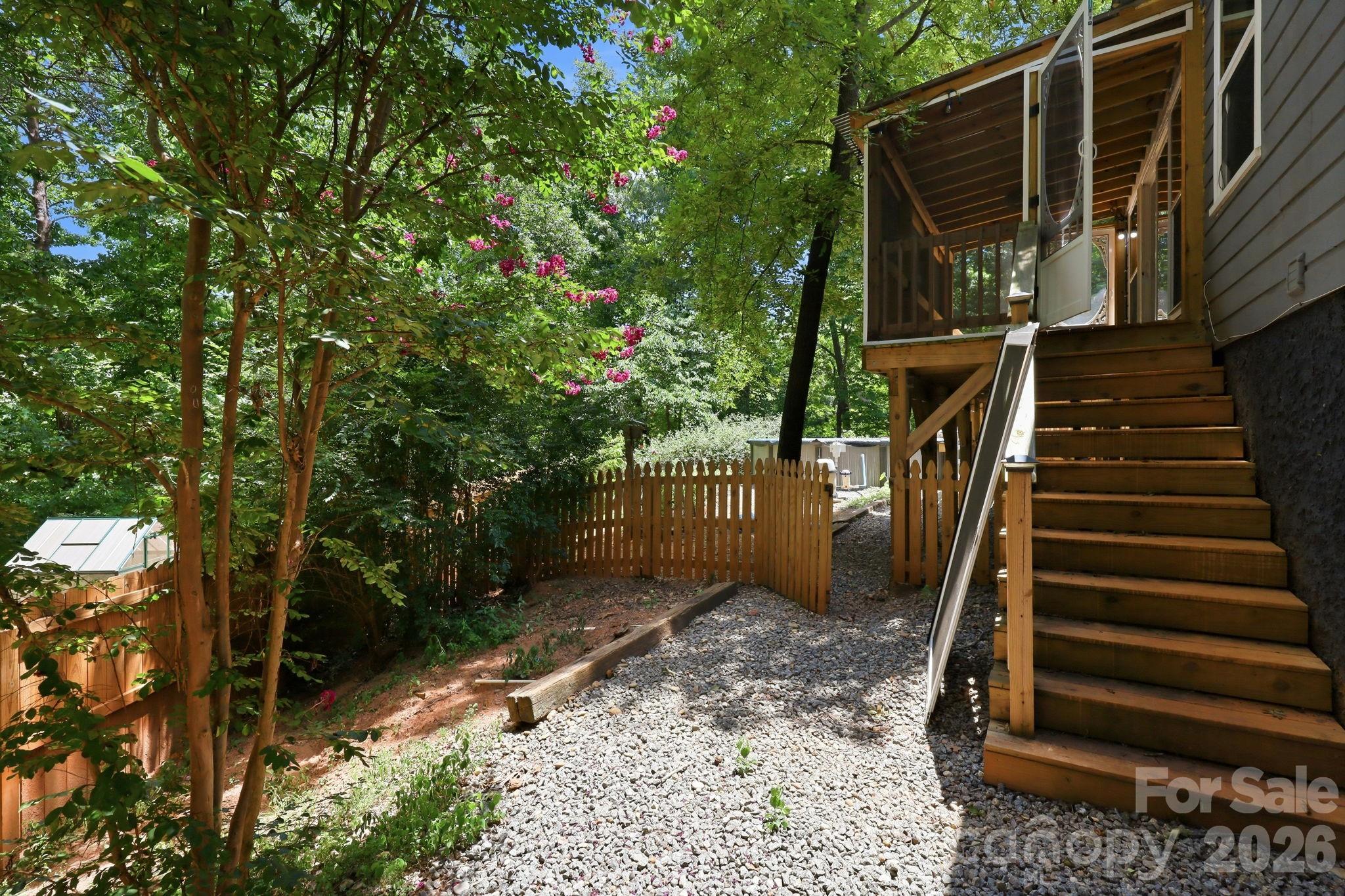 340 Oakwood Lane Property Photo 27