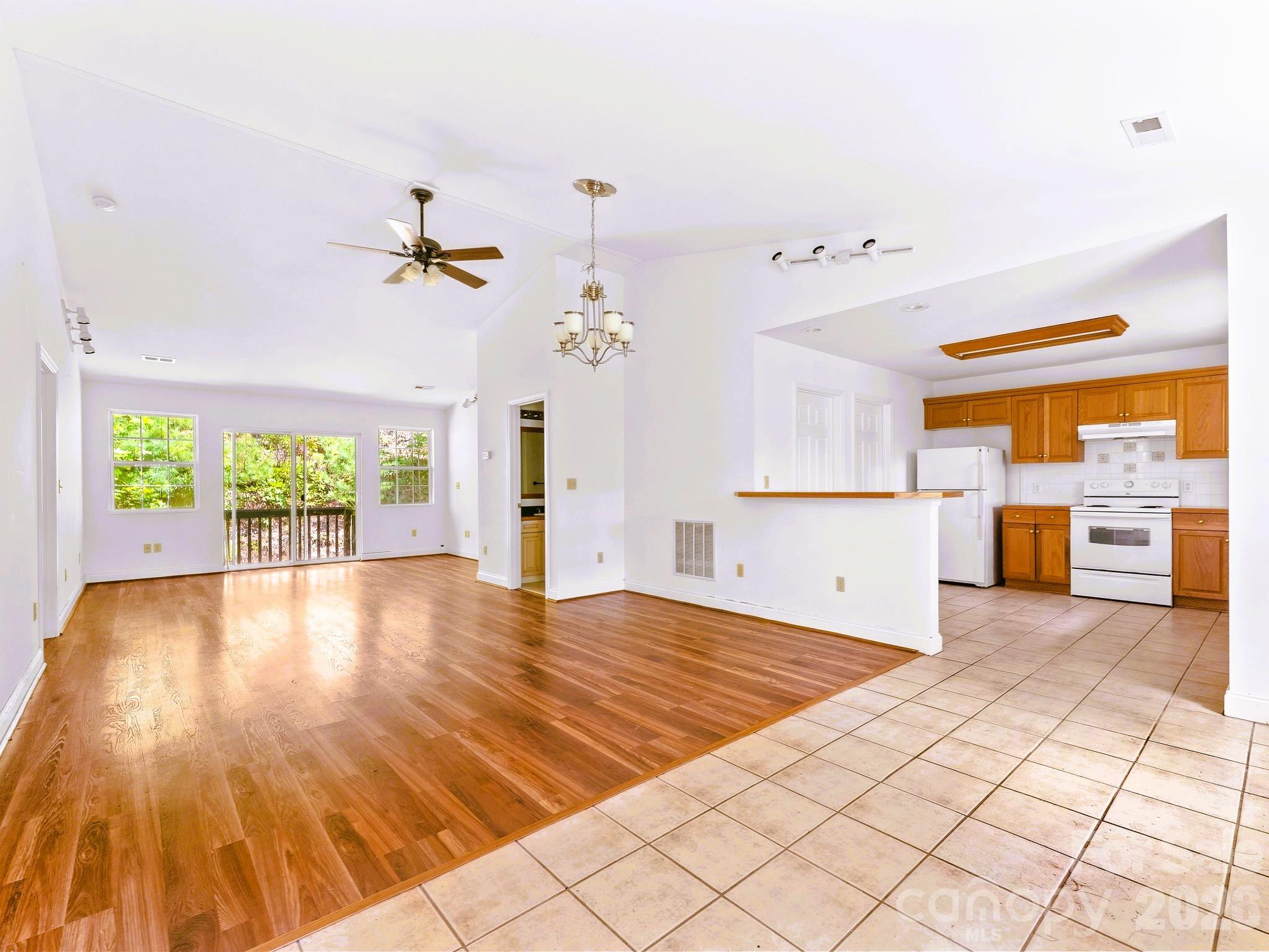 269 Pinewood Knoll Drive Property Photo 2