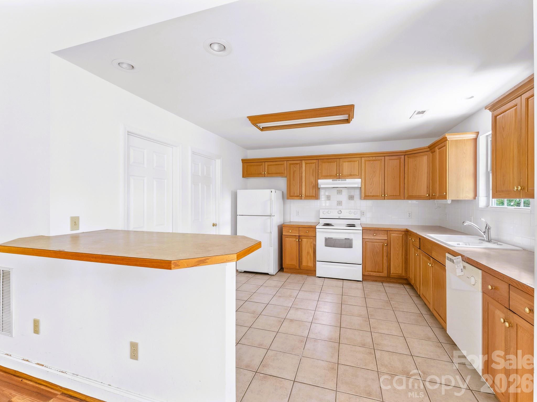 269 Pinewood Knoll Drive Property Photo 3
