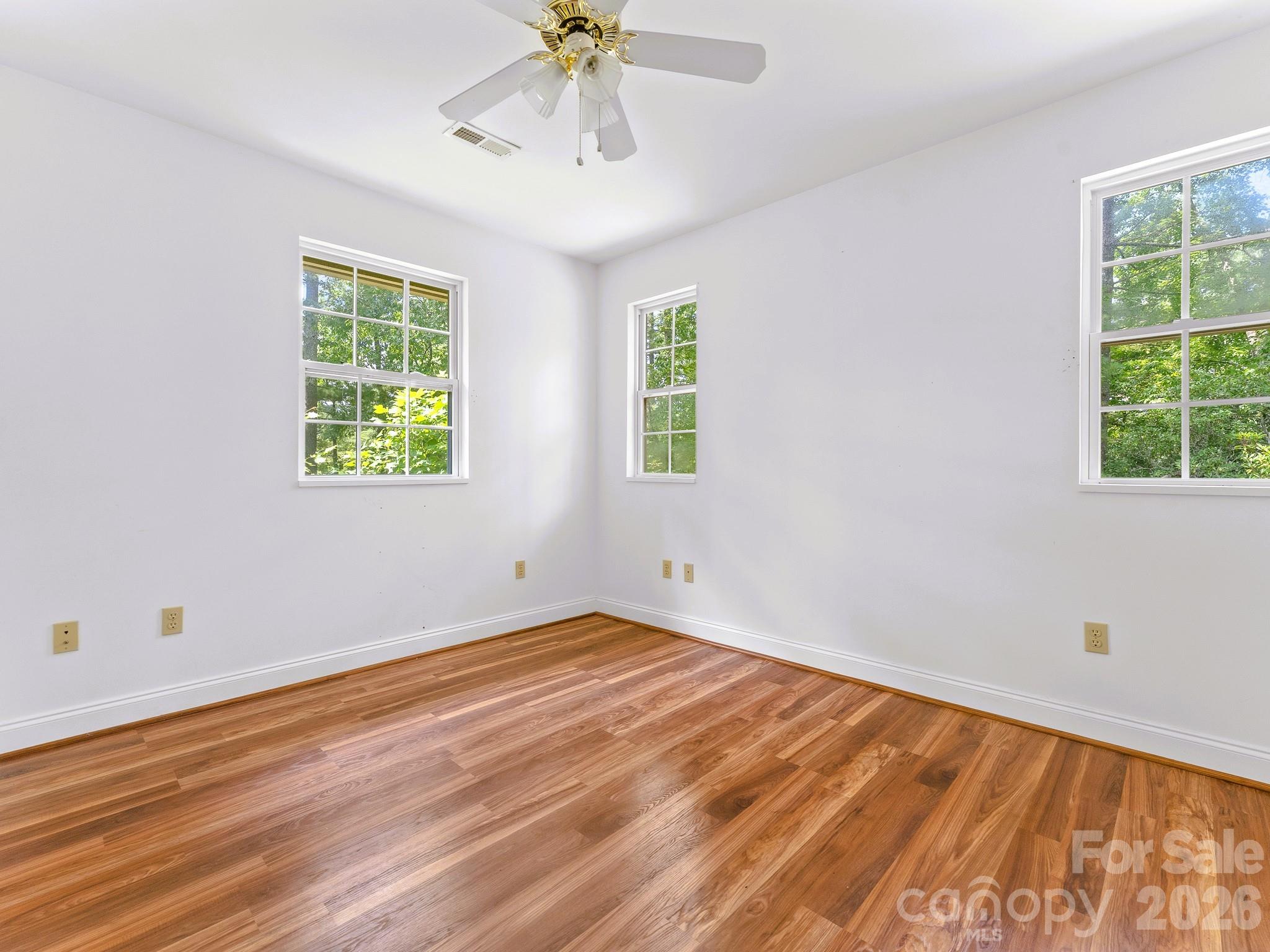 269 Pinewood Knoll Drive Property Photo 6