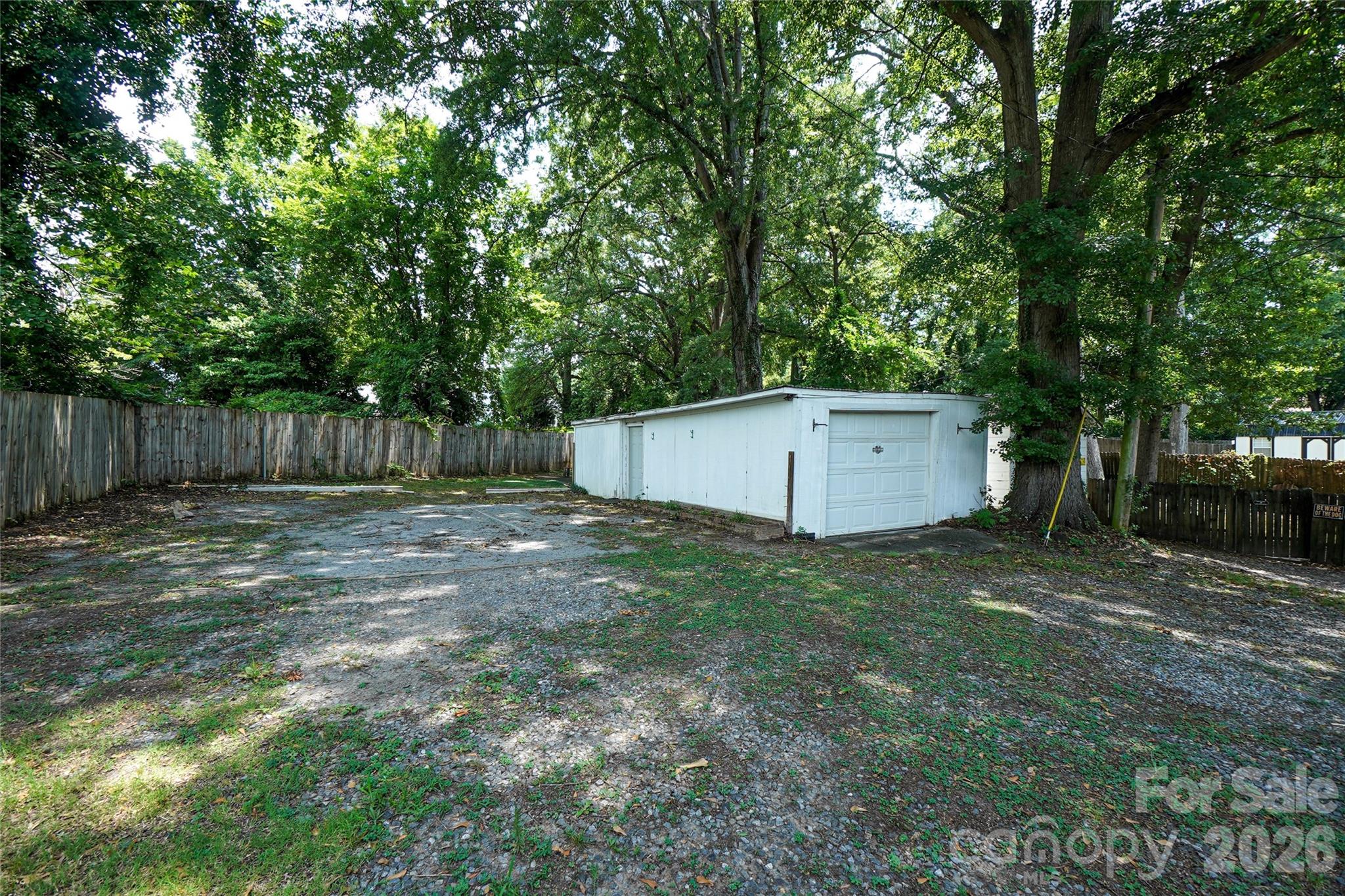 512 W 8th Avenue Property Photo 5