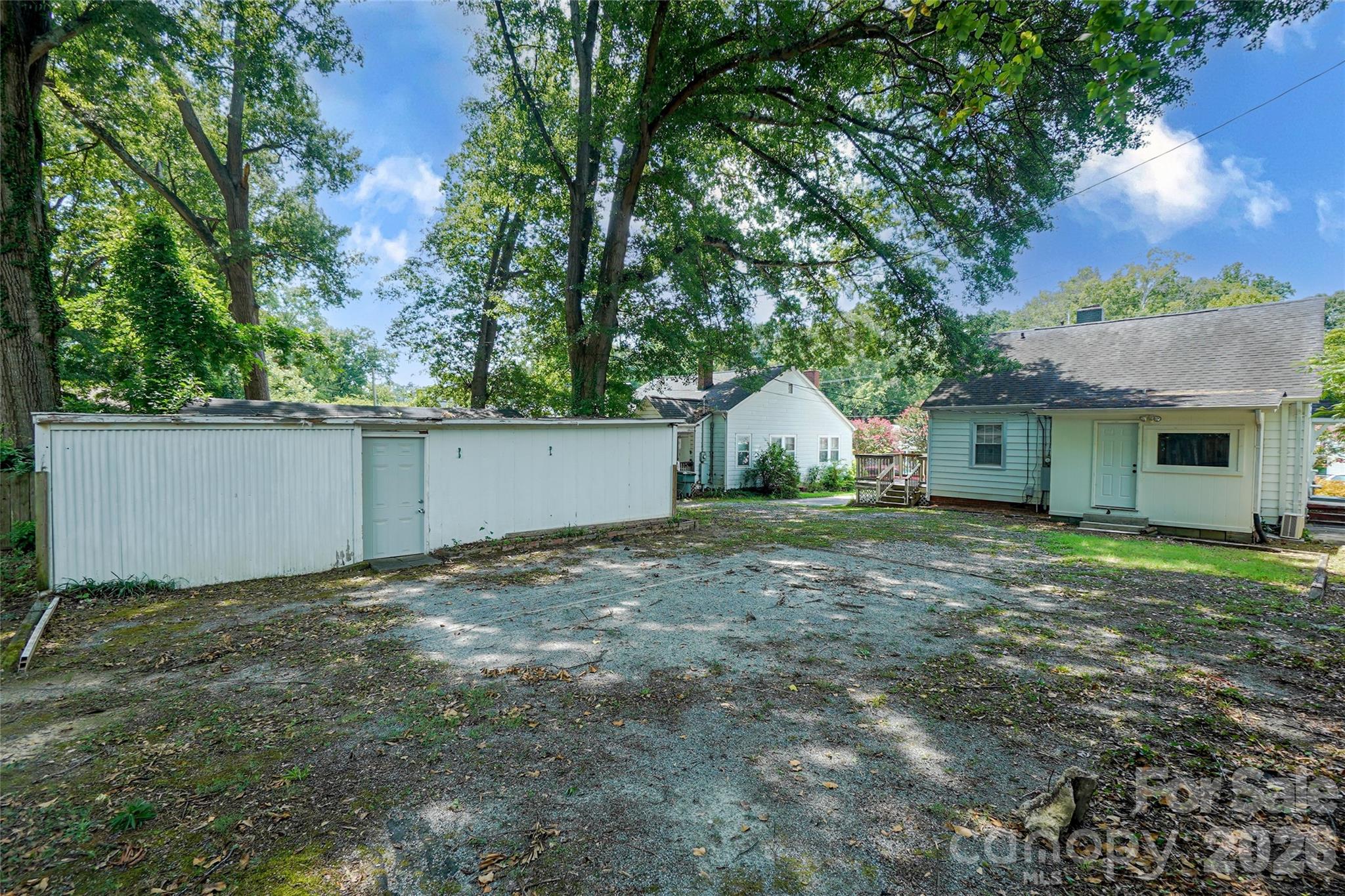 512 W 8th Avenue Property Photo 6