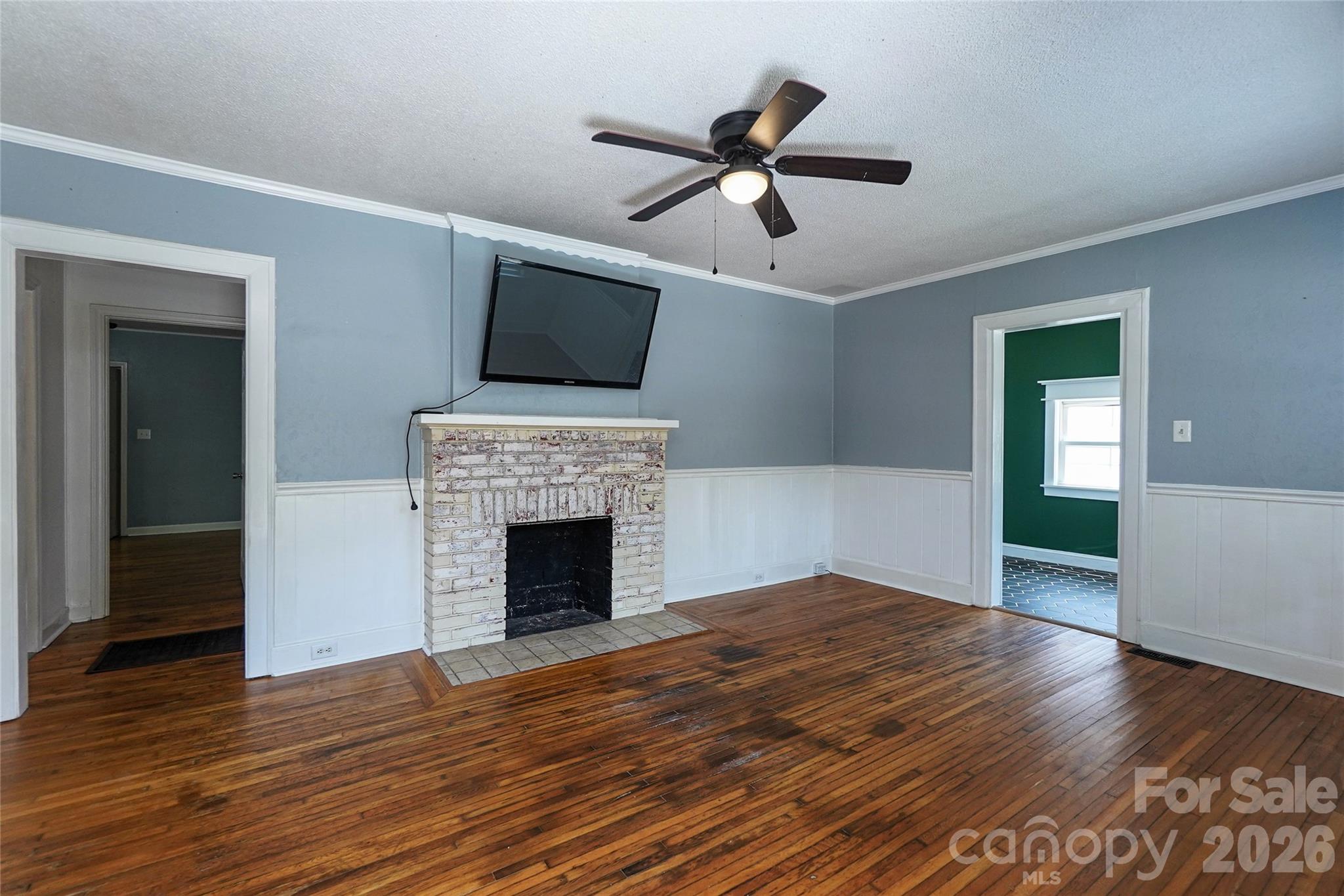 512 W 8th Avenue Property Photo 9