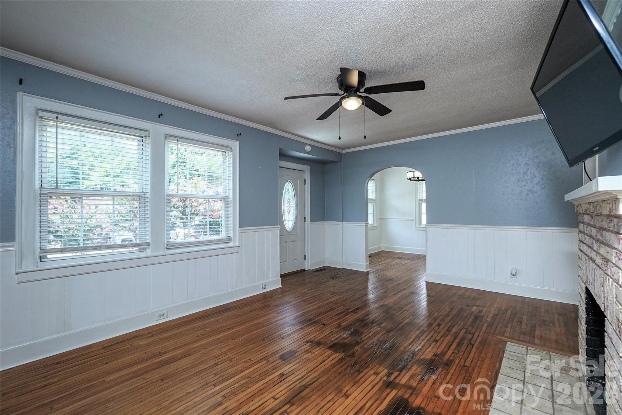 512 W 8th Avenue Property Photo 11