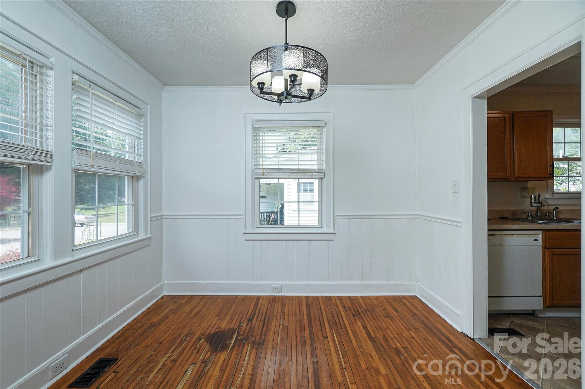 512 W 8th Avenue Property Photo 14