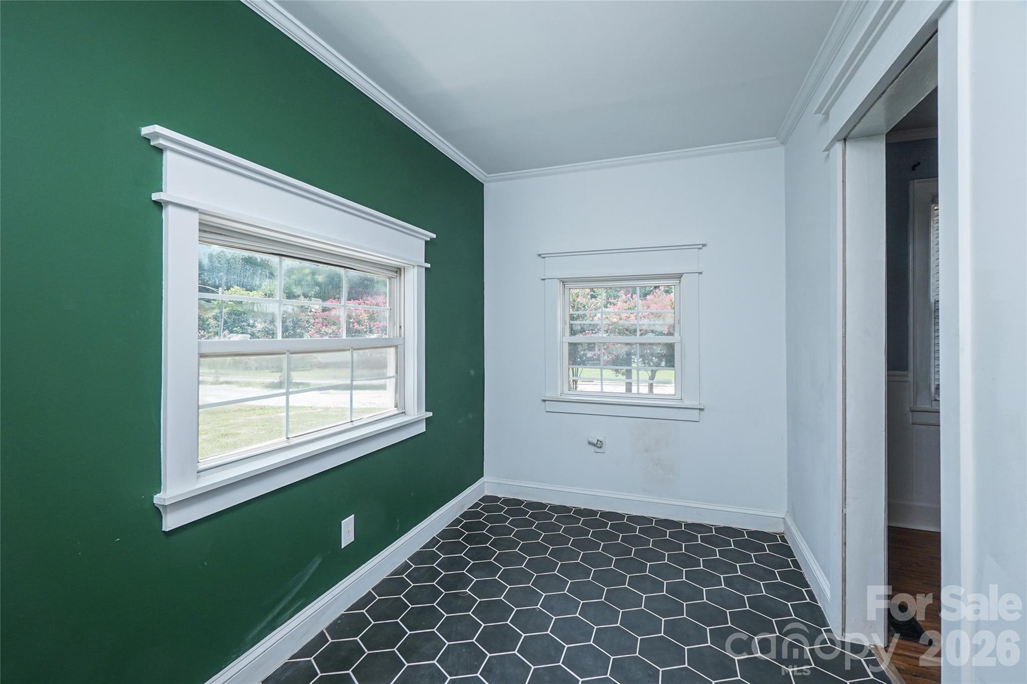 512 W 8th Avenue Property Photo 16