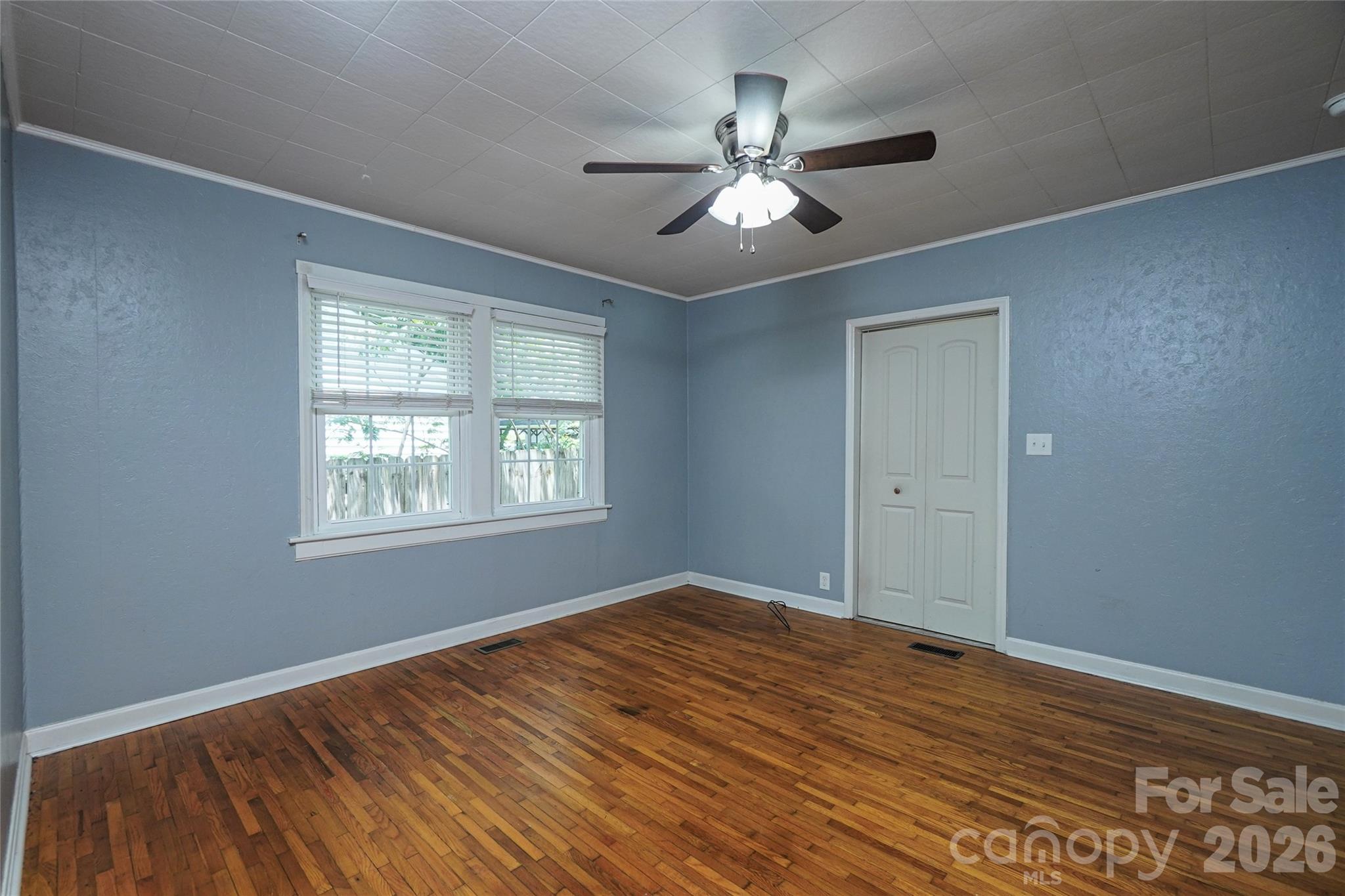 512 W 8th Avenue Property Photo 18