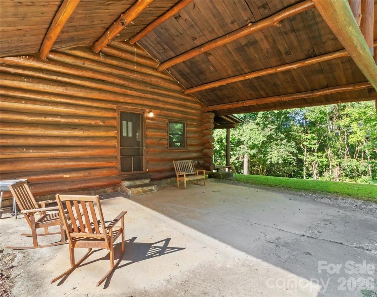 230 Chatter Box Lane Property Photo 4