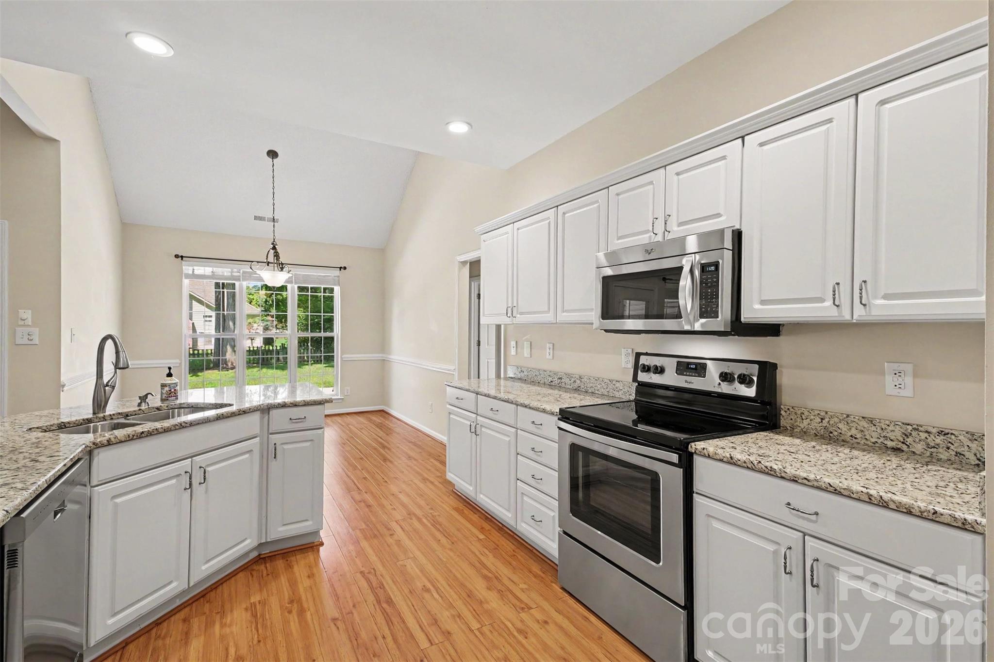 576 Gatsby Place Property Photo 10