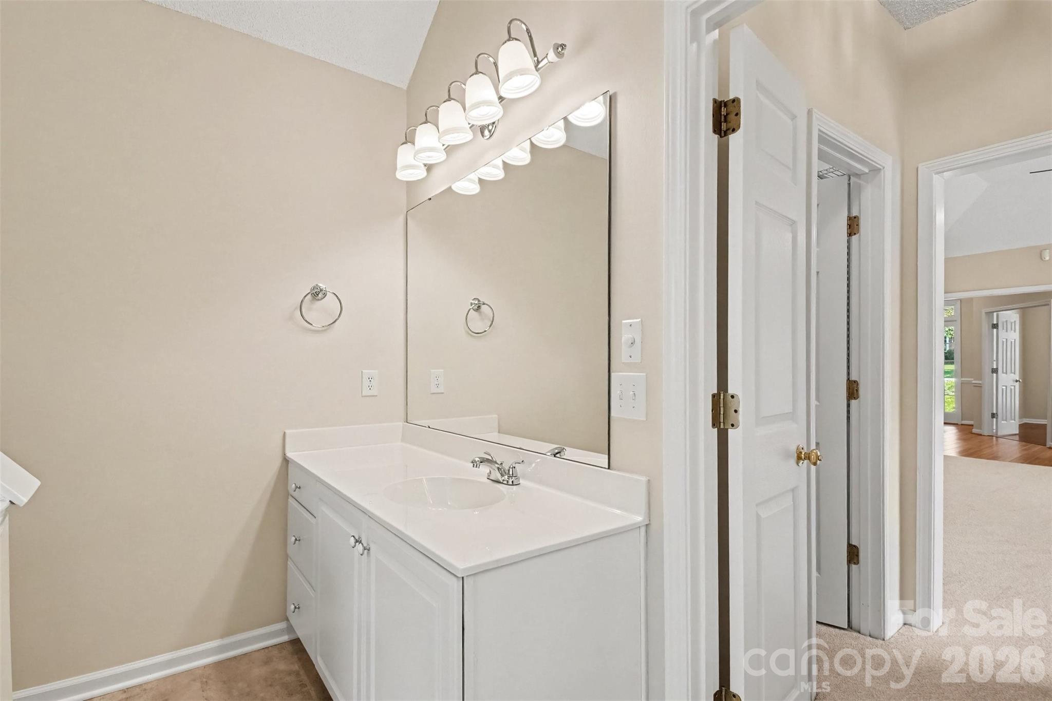 576 Gatsby Place Property Photo 23