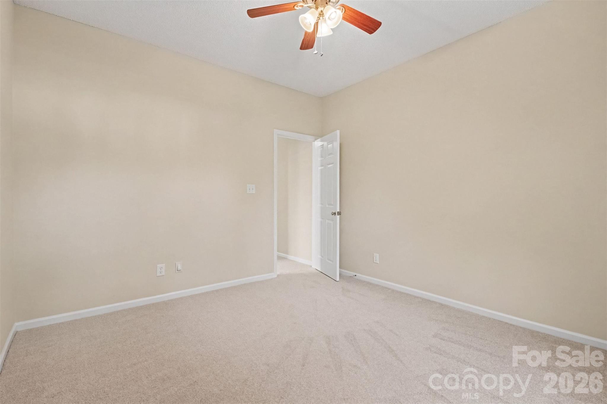 576 Gatsby Place Property Photo 25
