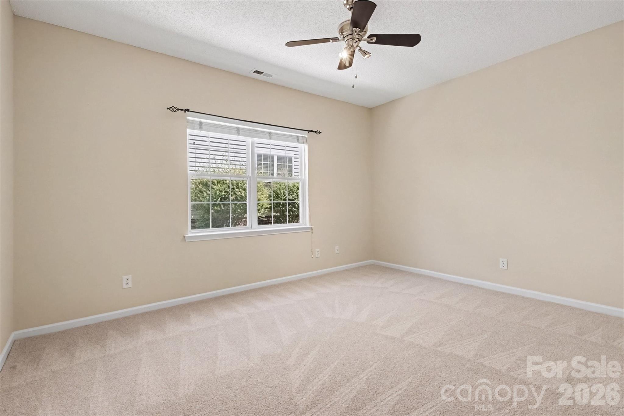 576 Gatsby Place Property Photo 26