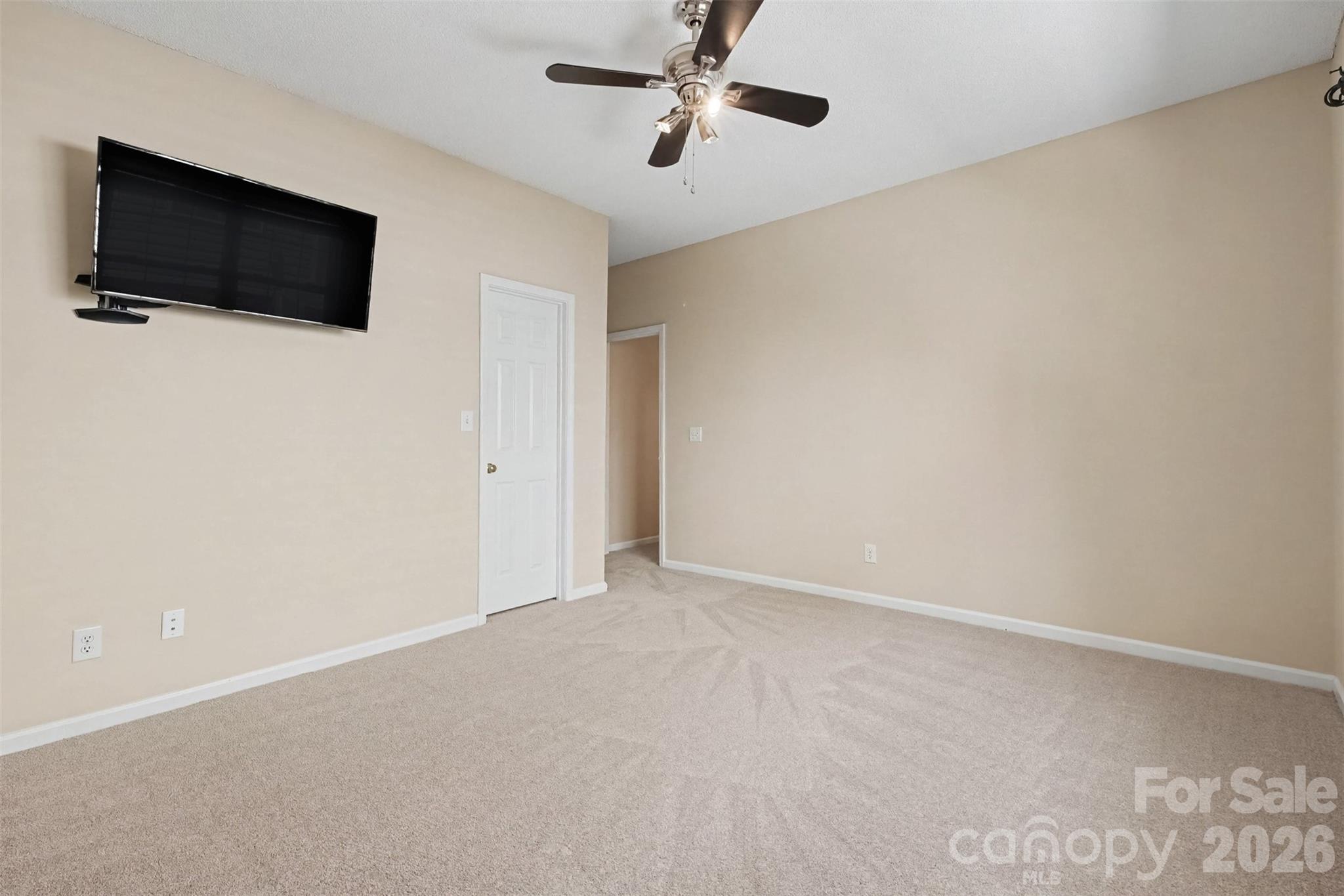 576 Gatsby Place Property Photo 27