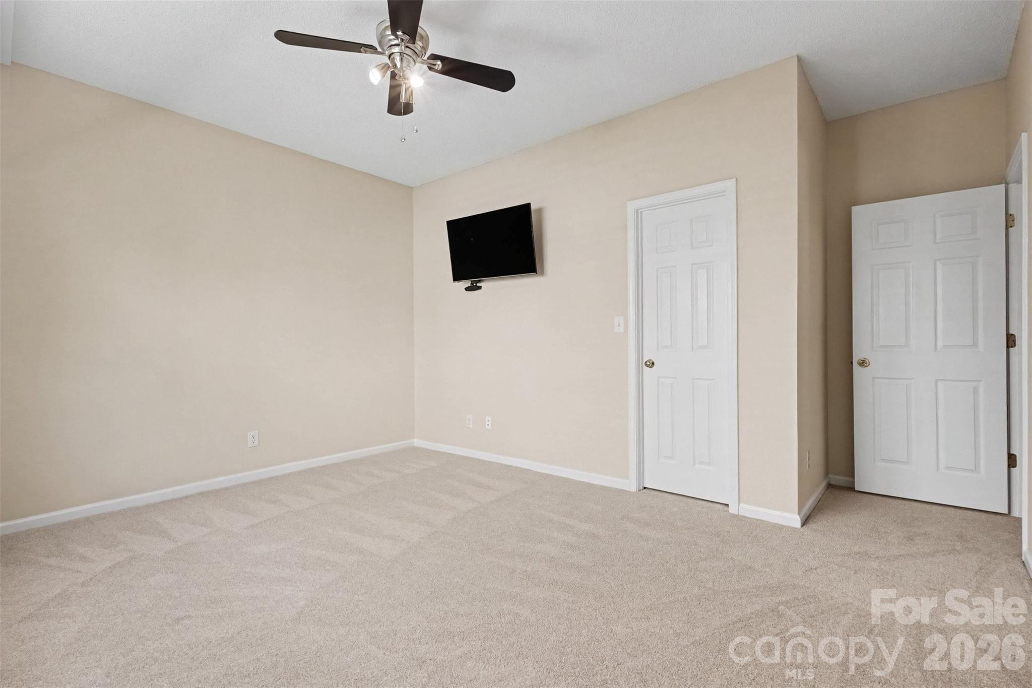 576 Gatsby Place Property Photo 28