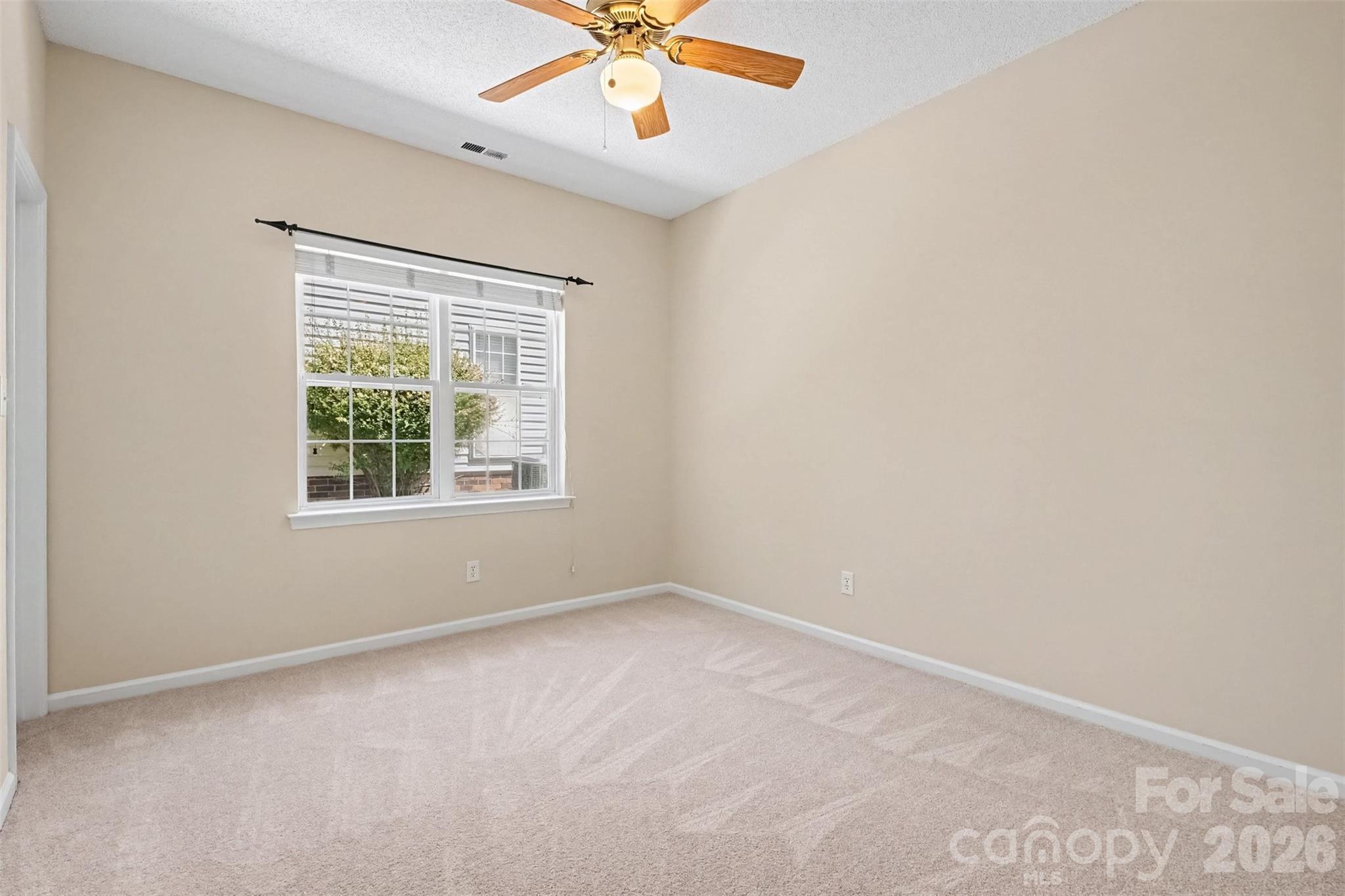 576 Gatsby Place Property Photo 29