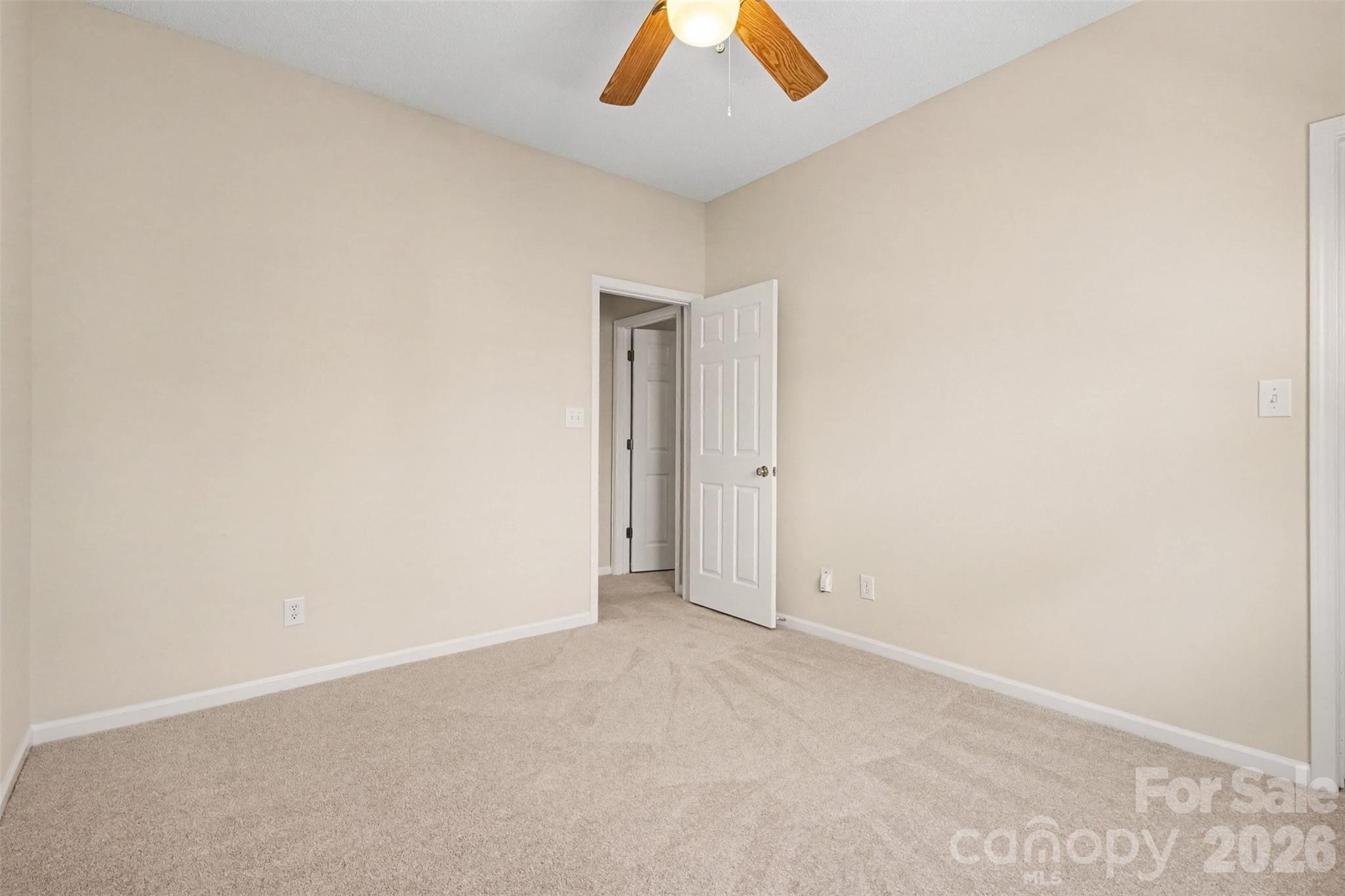576 Gatsby Place Property Photo 30