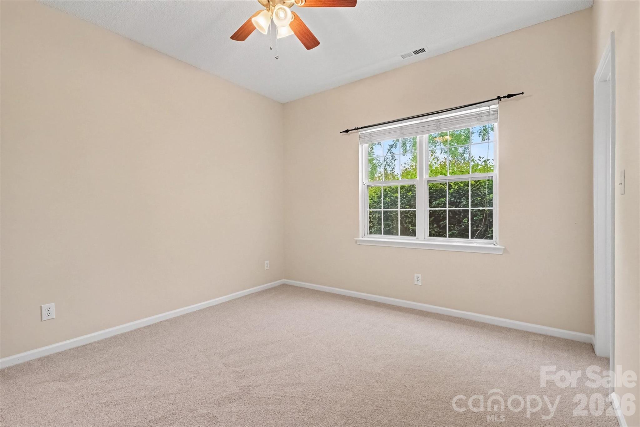 576 Gatsby Place Property Photo 31