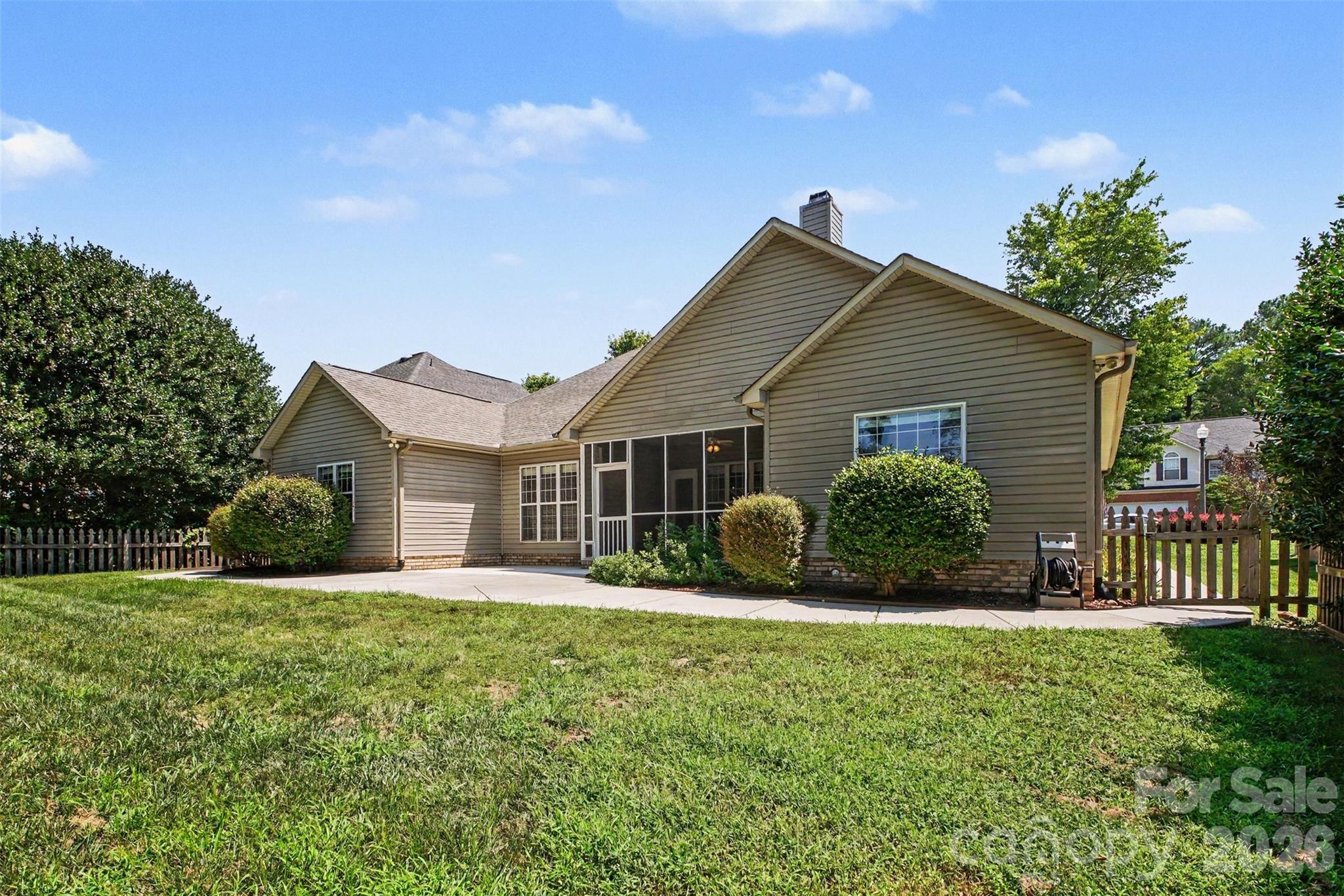 576 Gatsby Place Property Photo 39