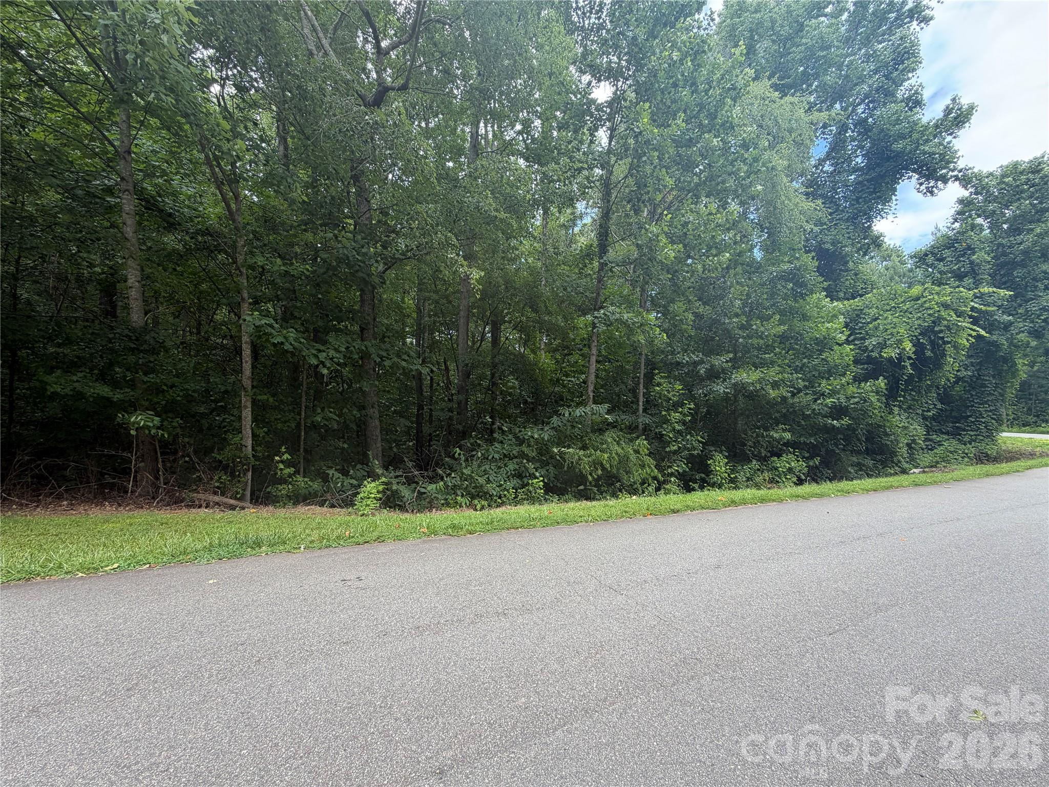 1575 Cranwell Drive Property Photo 2