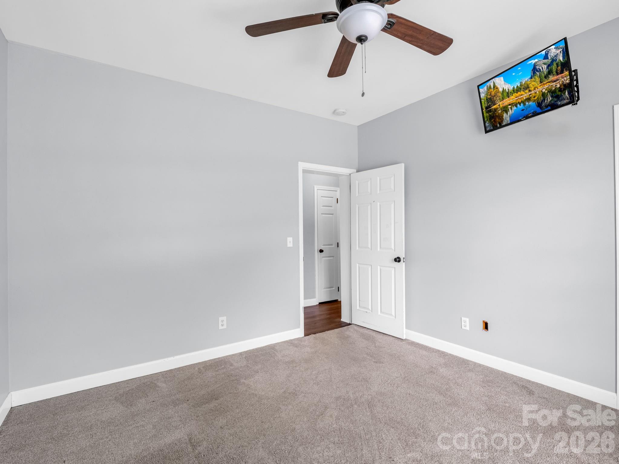 355 Hidden Meadow Drive Property Photo 30