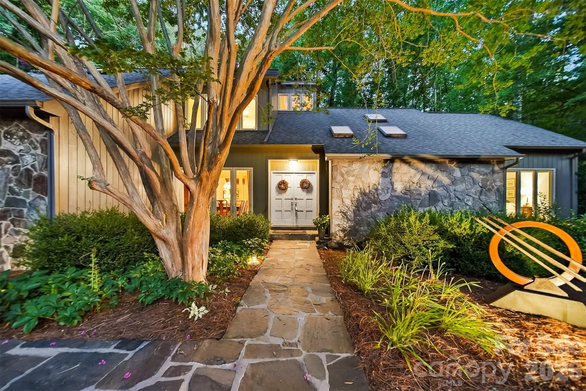 414 Stonecroft Drive Property Photo 1