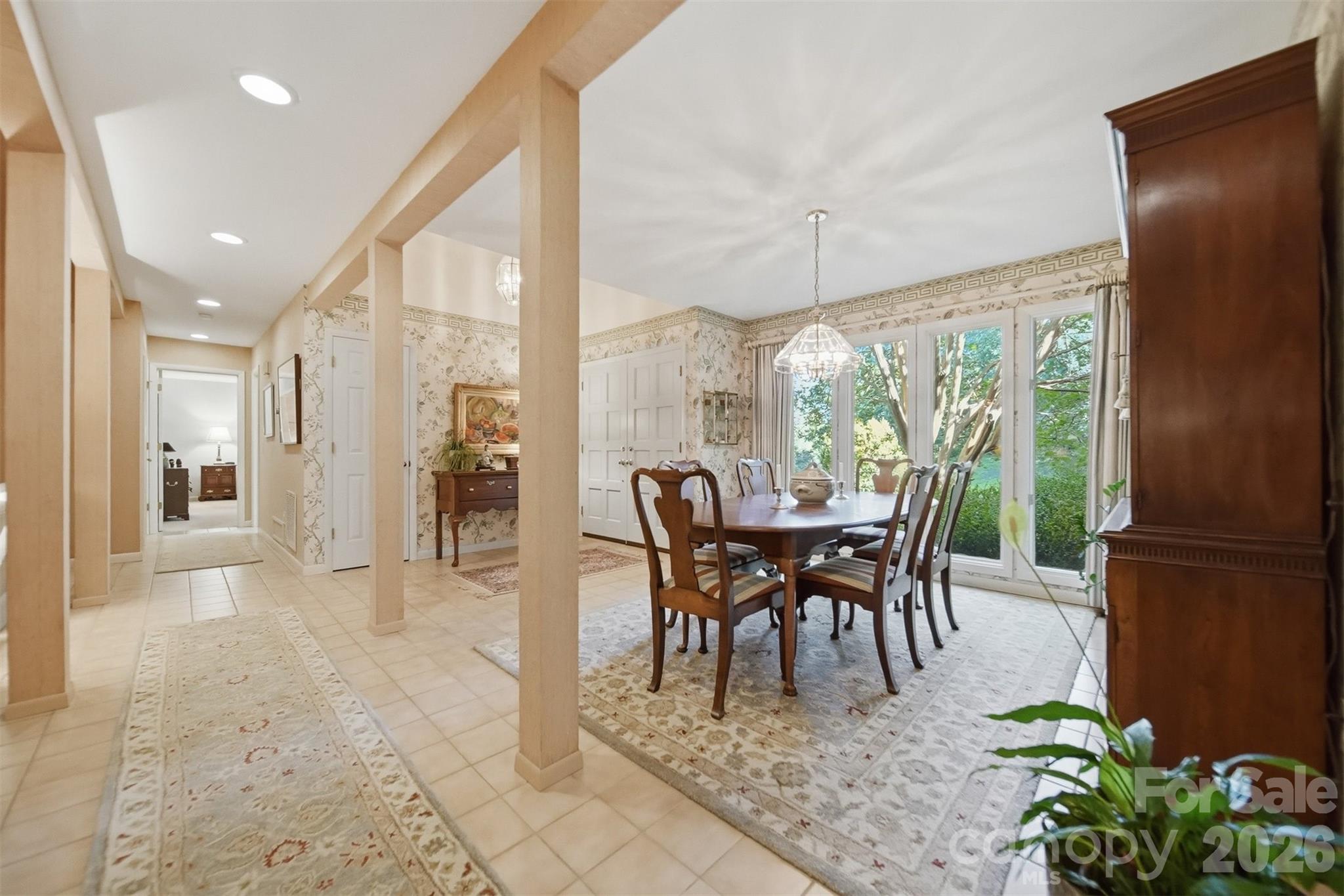 414 Stonecroft Drive Property Photo 8