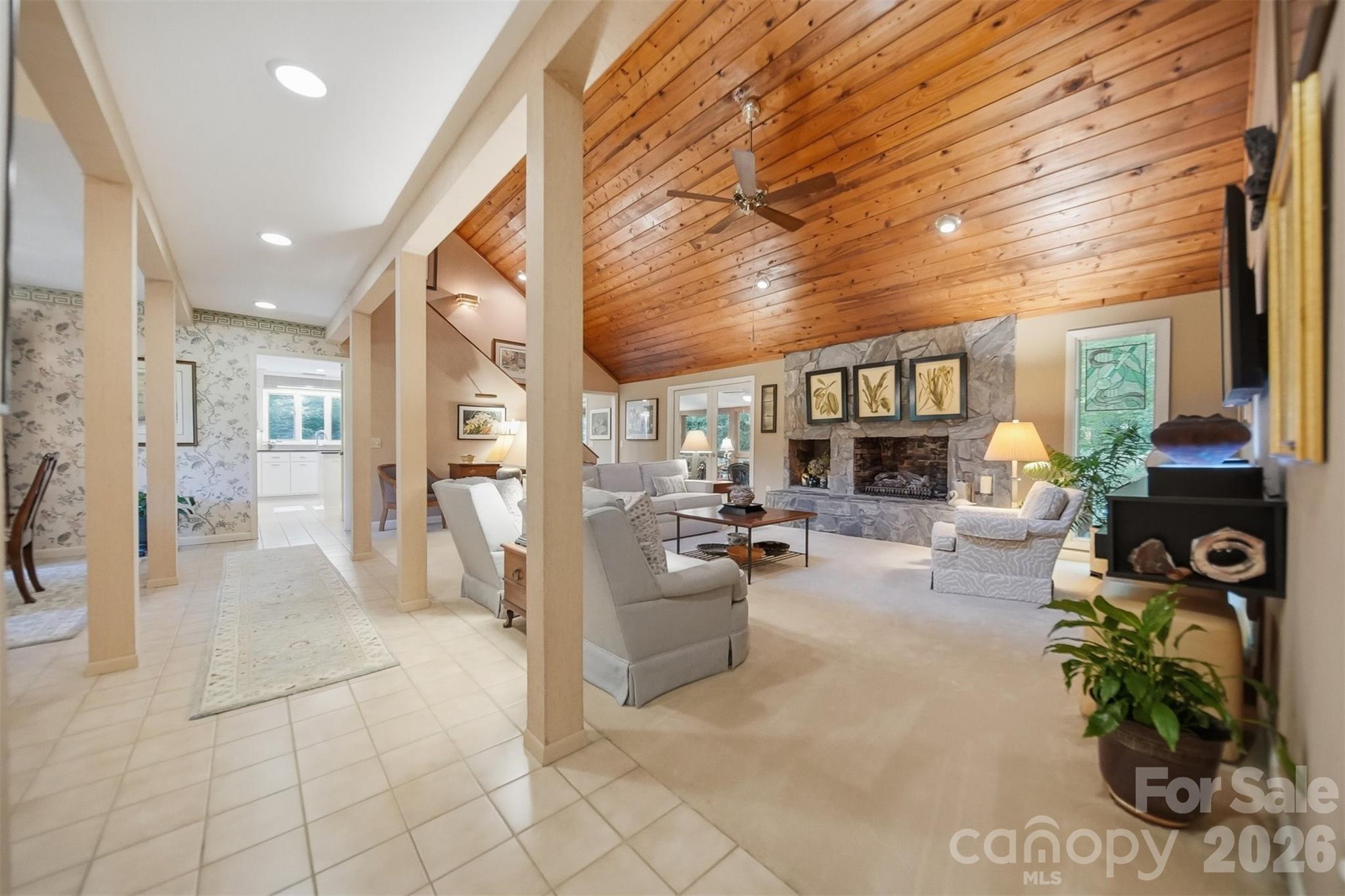 414 Stonecroft Drive Property Photo 9