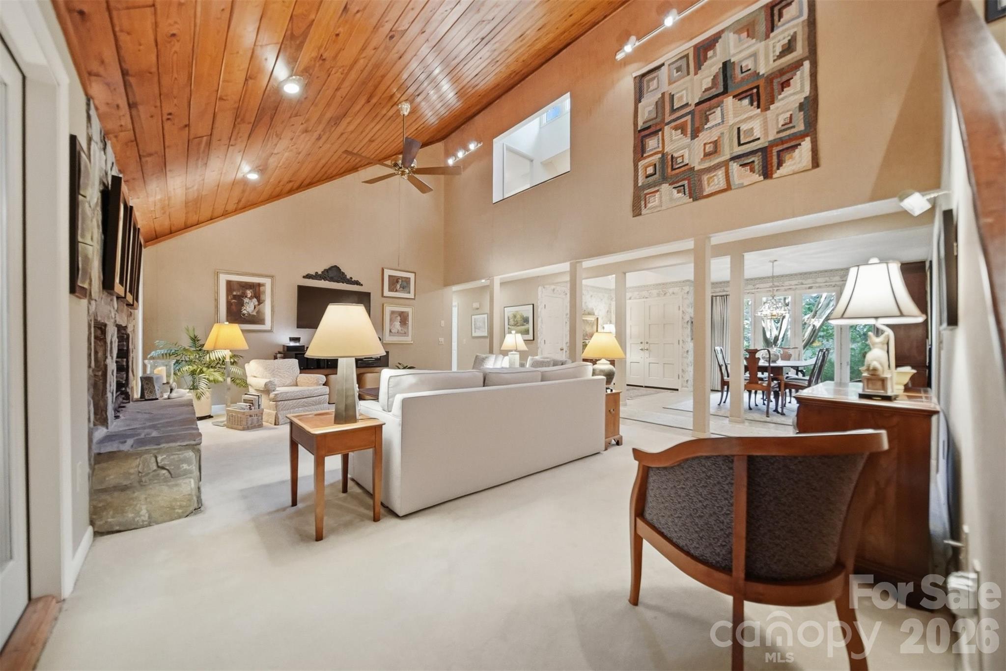 414 Stonecroft Drive Property Photo 11