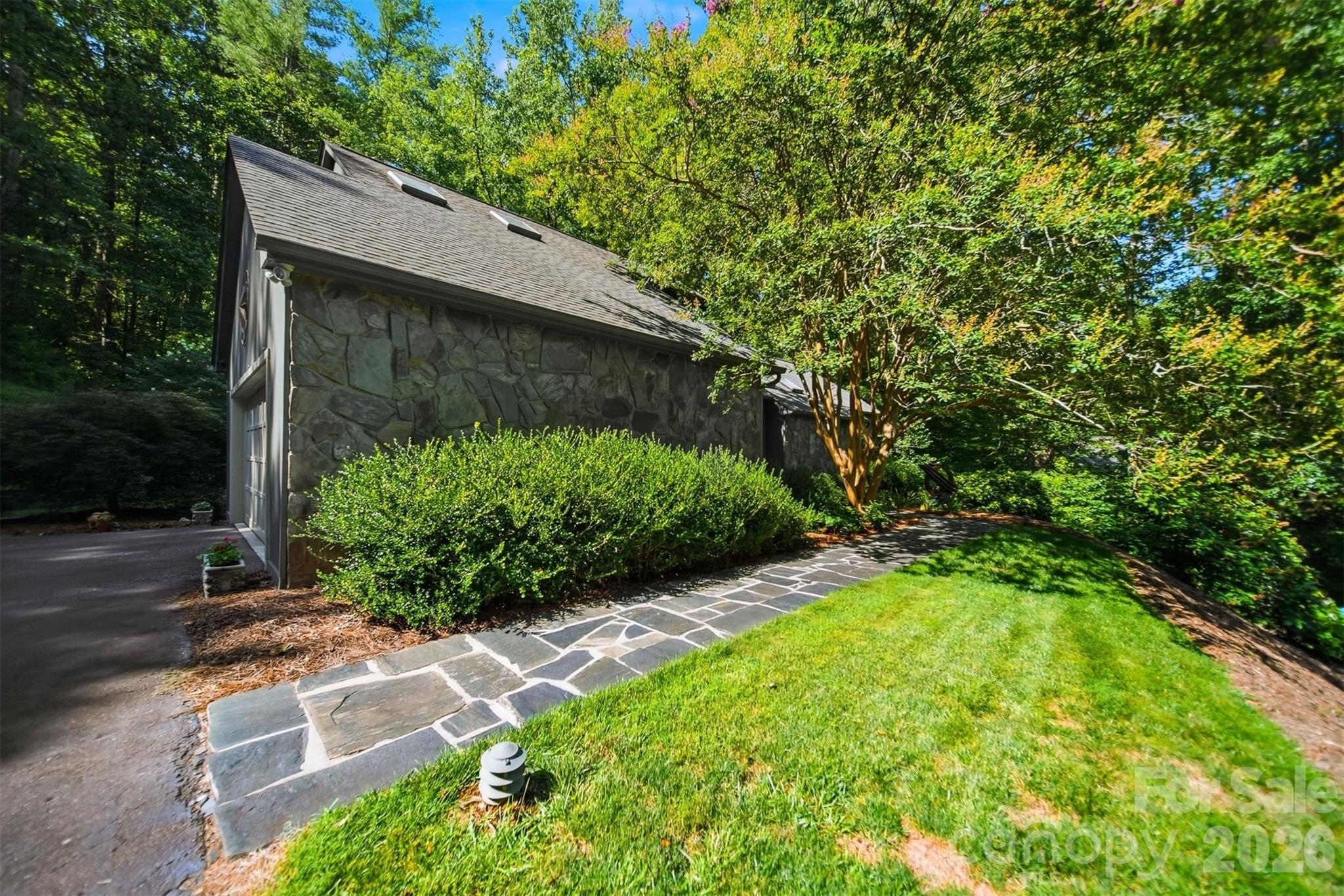 414 Stonecroft Drive Property Photo 41