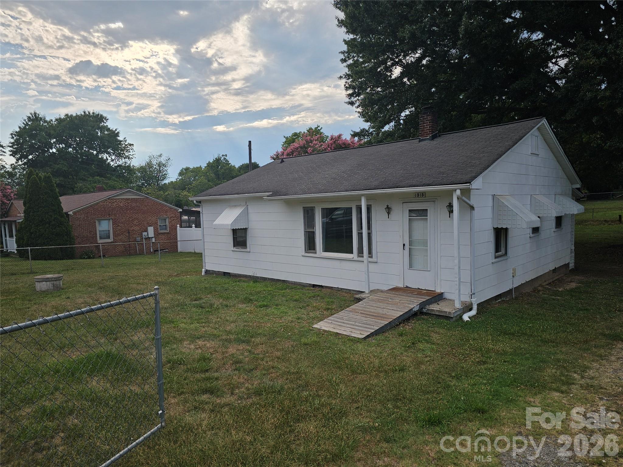 1515 16th Avenue Property Photo 1