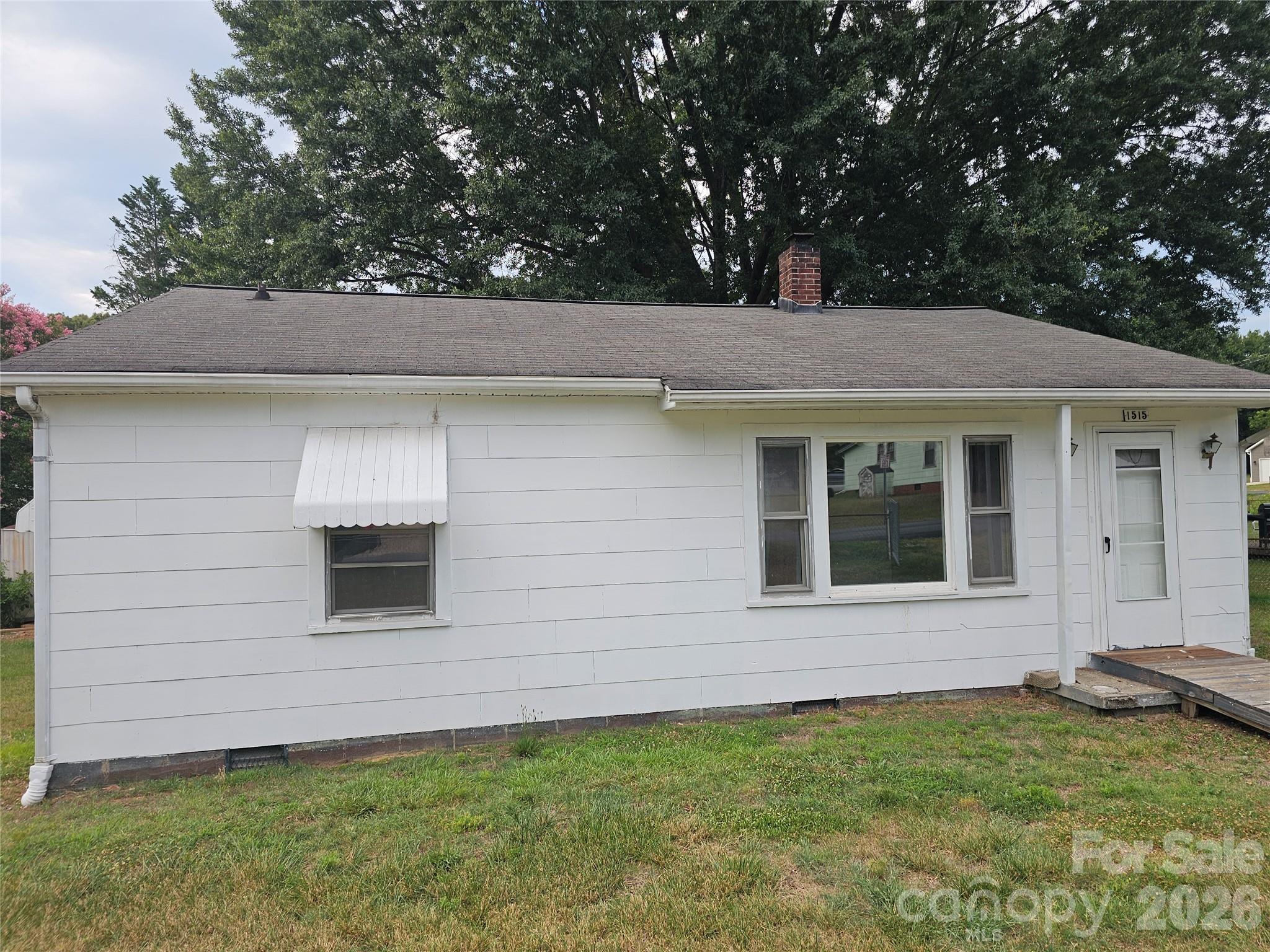 1515 16th Avenue Property Photo 2