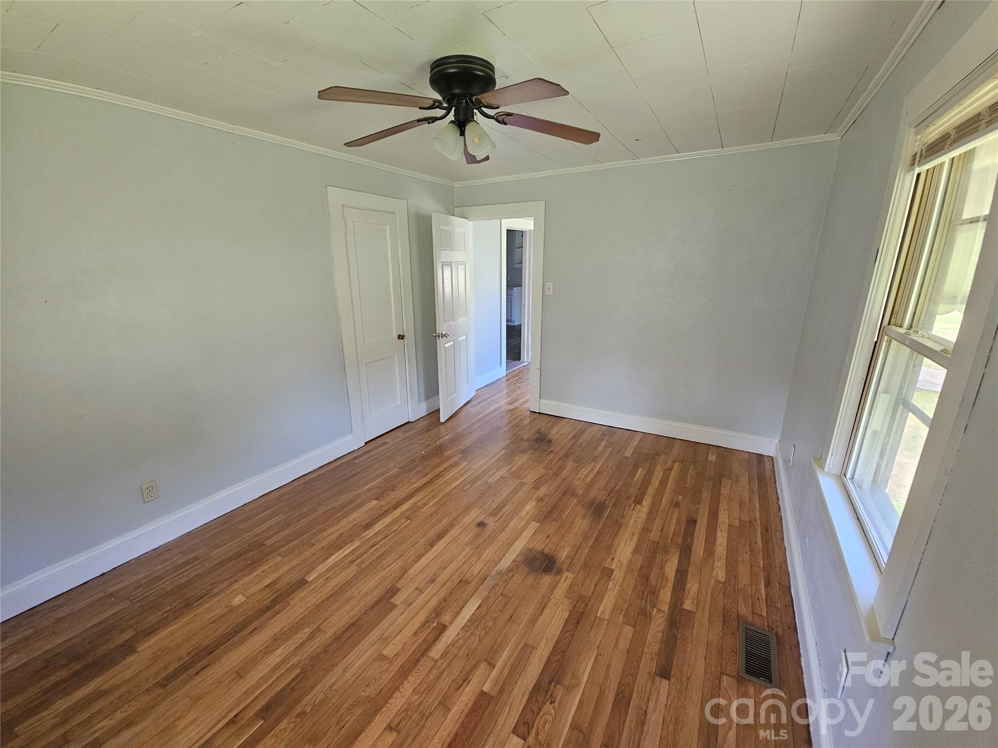 1515 16th Avenue Property Photo 4