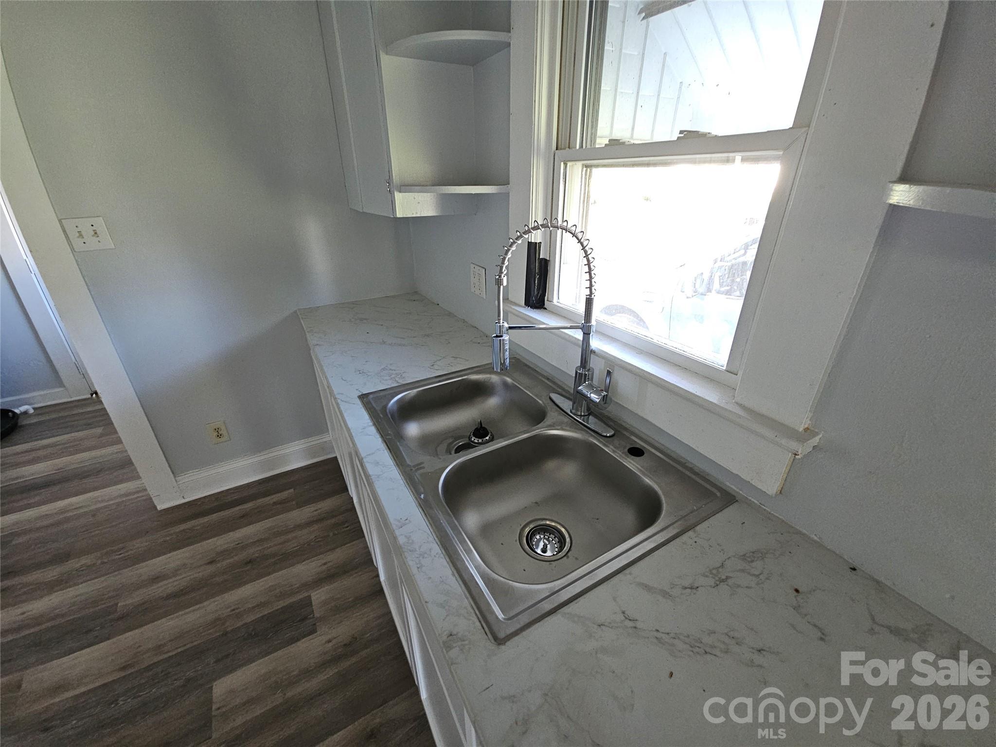 1515 16th Avenue Property Photo 6