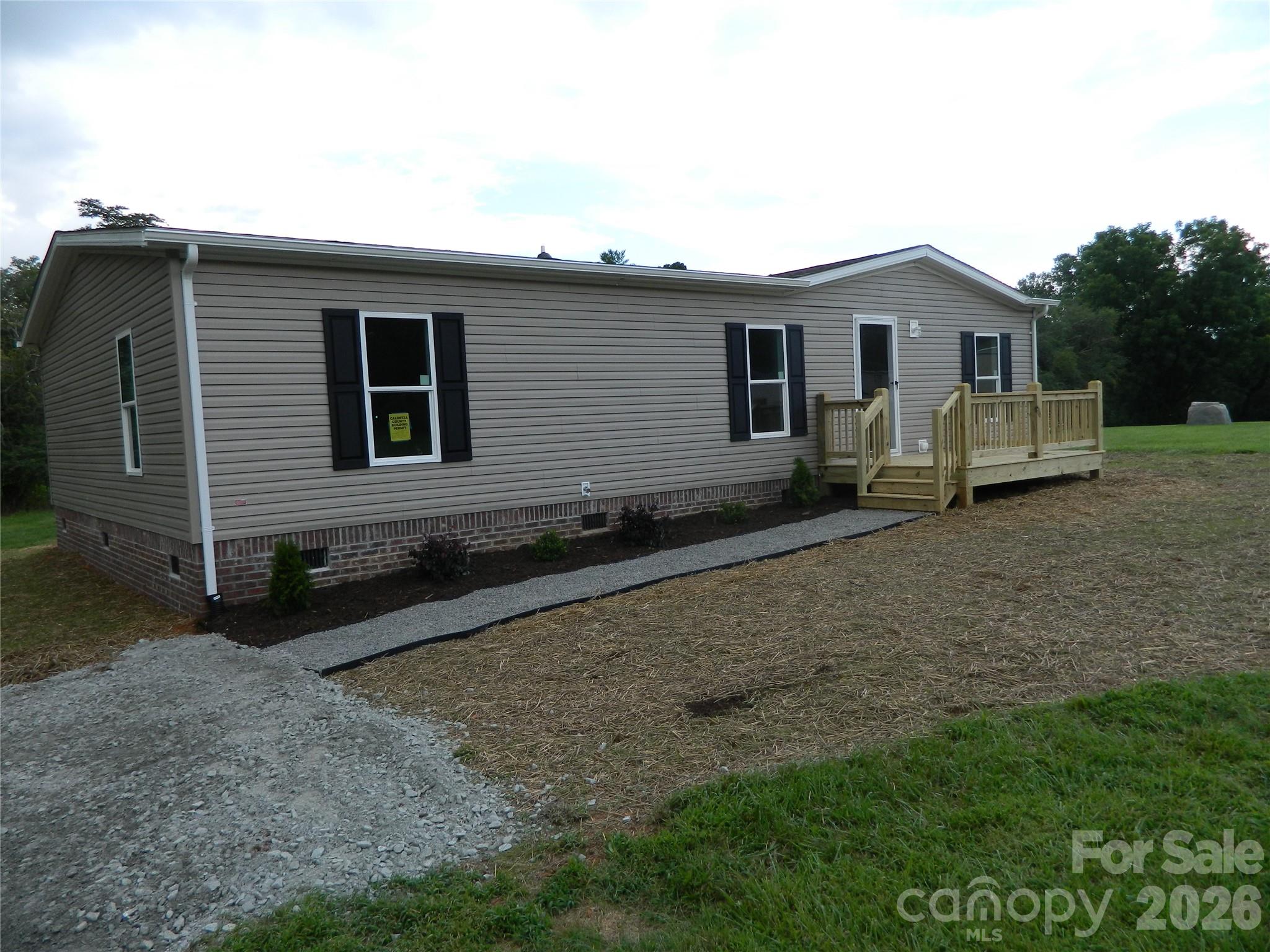 3944 Hollywood Ridge Road Property Photo 2