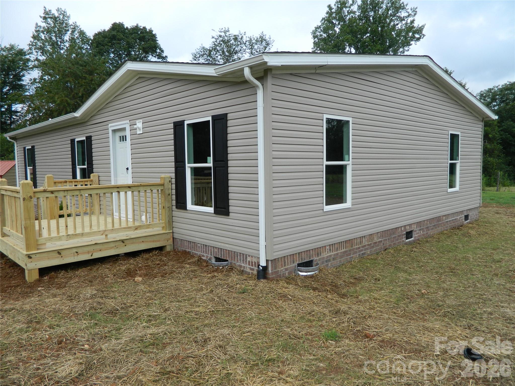 3944 Hollywood Ridge Road Property Photo 3
