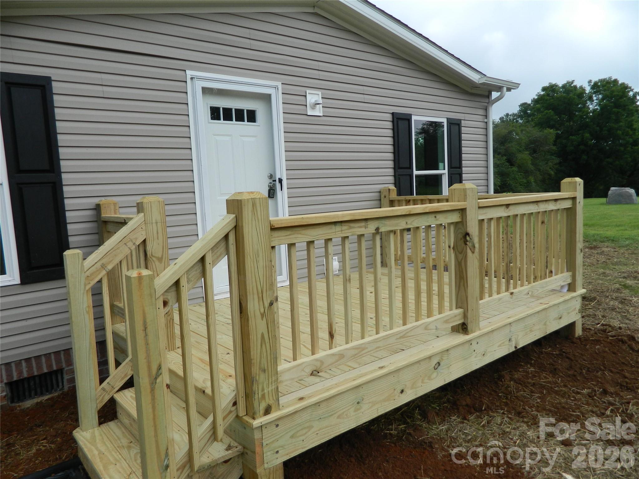 3944 Hollywood Ridge Road Property Photo 4