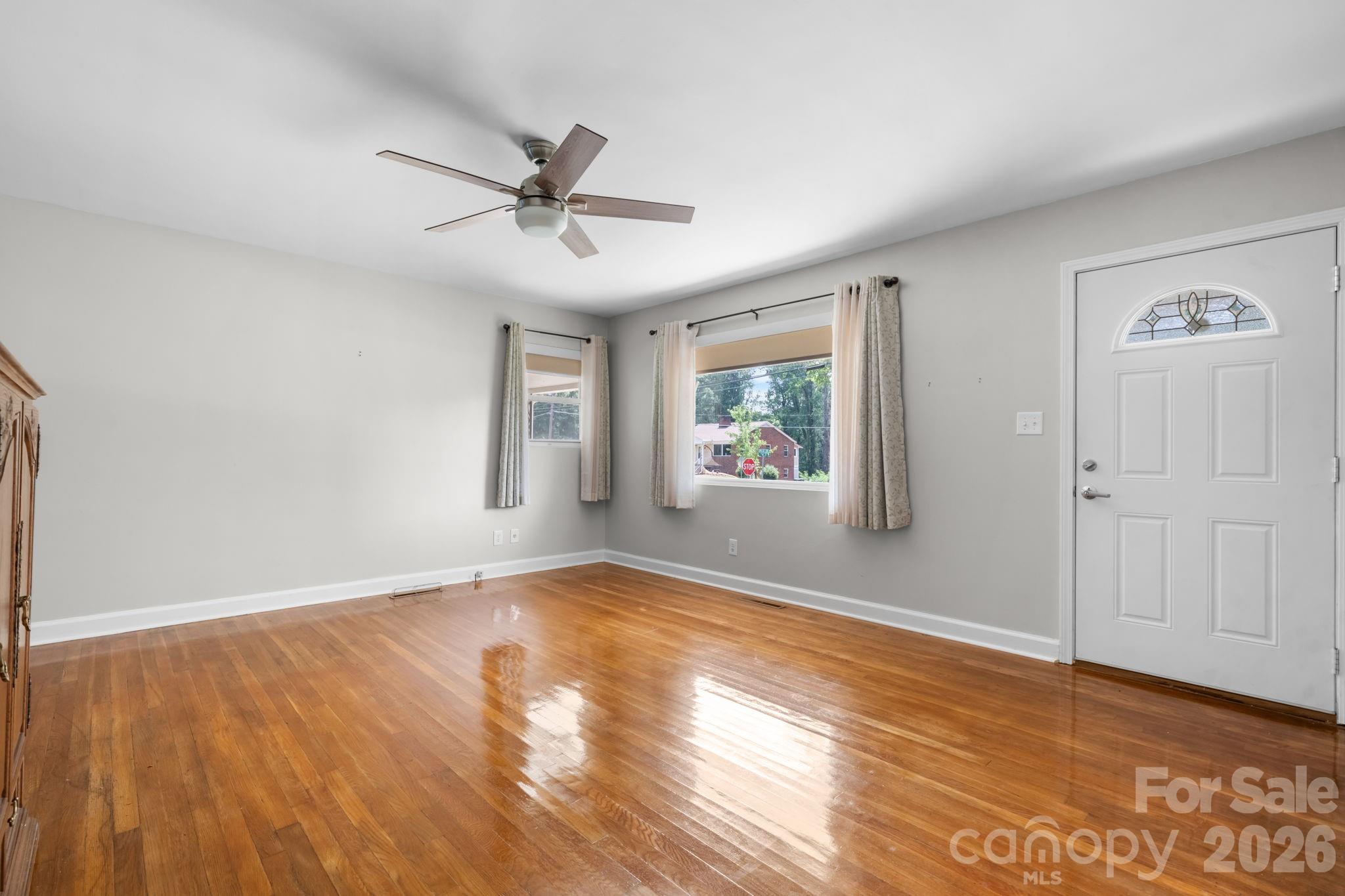 704 4th Street Property Photo 3