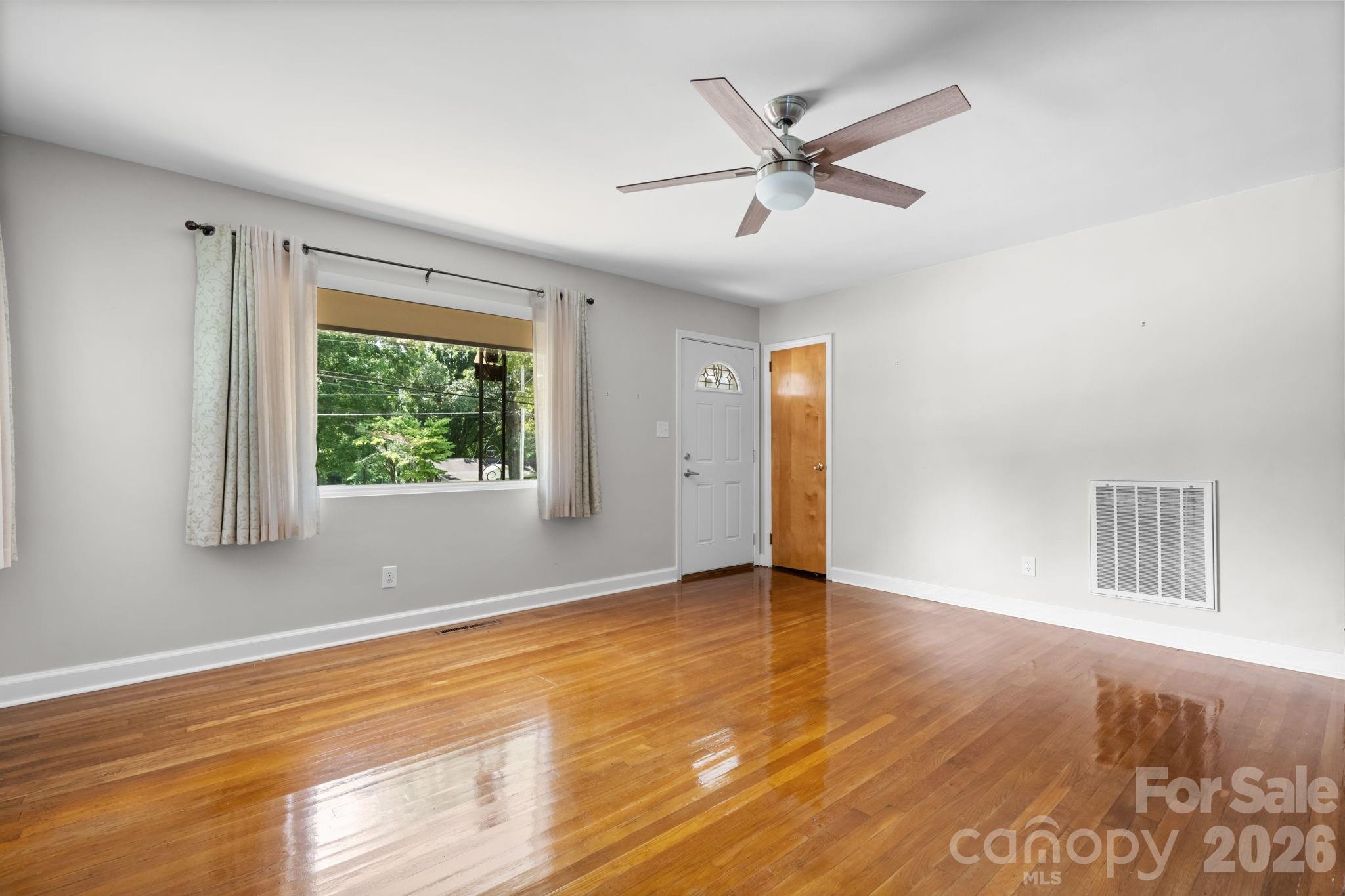 704 4th Street Property Photo 4