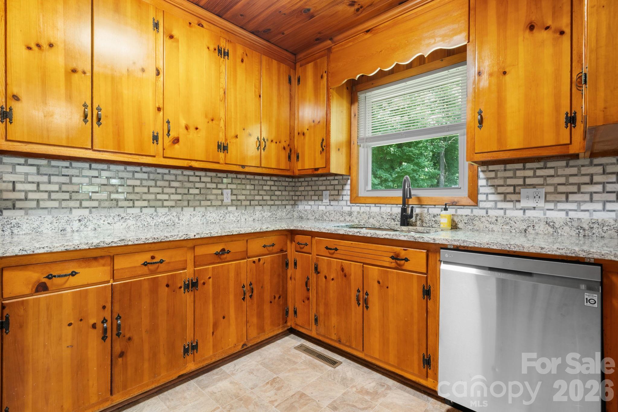 704 4th Street Property Photo 9