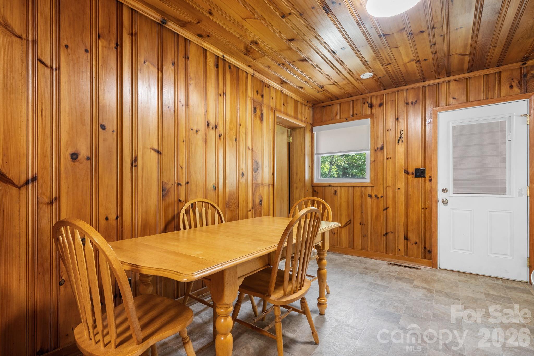 704 4th Street Property Photo 10