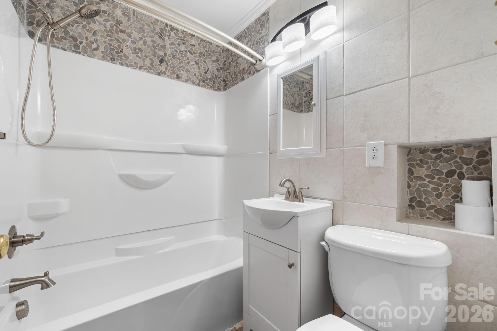 704 4th Street Property Photo 15