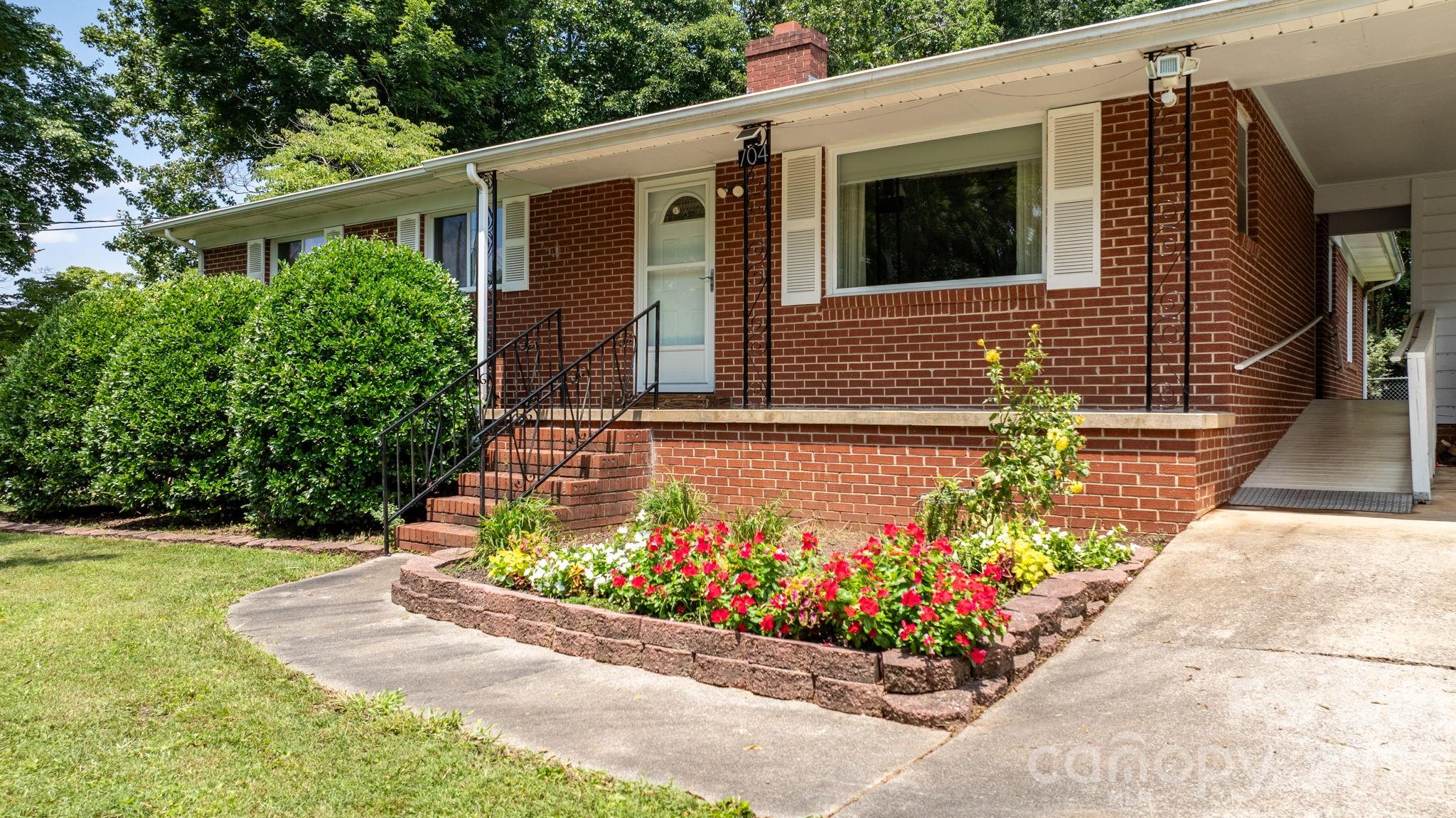 704 4th Street Property Photo 19
