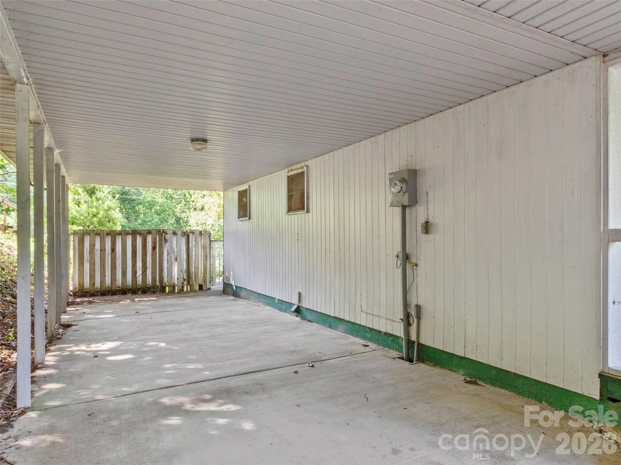 144 Florida Hill Drive Property Photo 6
