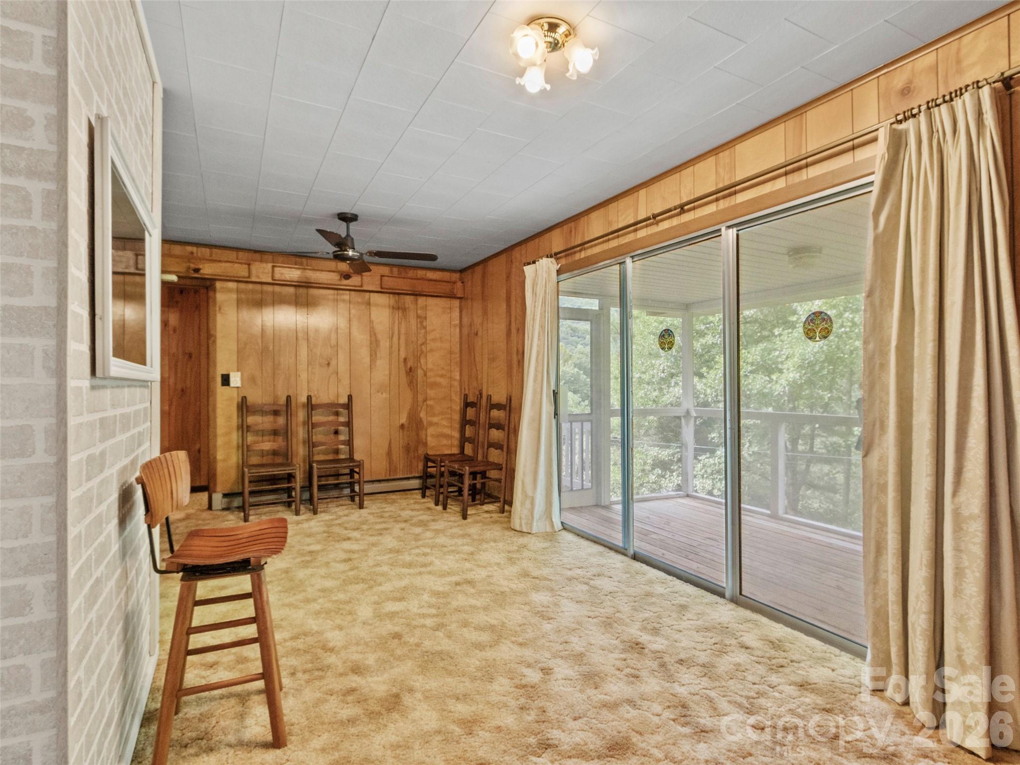 144 Florida Hill Drive Property Photo 9