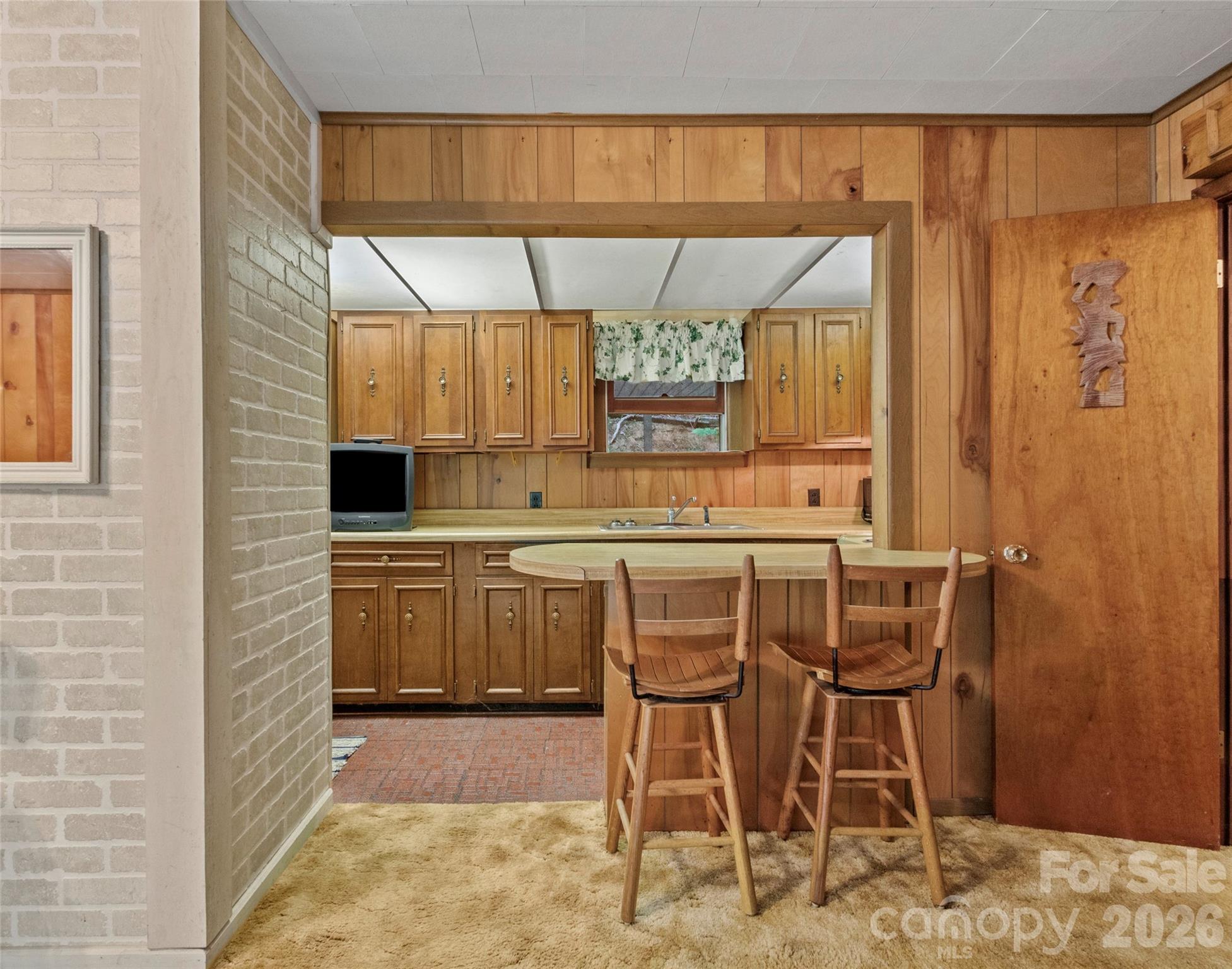 144 Florida Hill Drive Property Photo 12