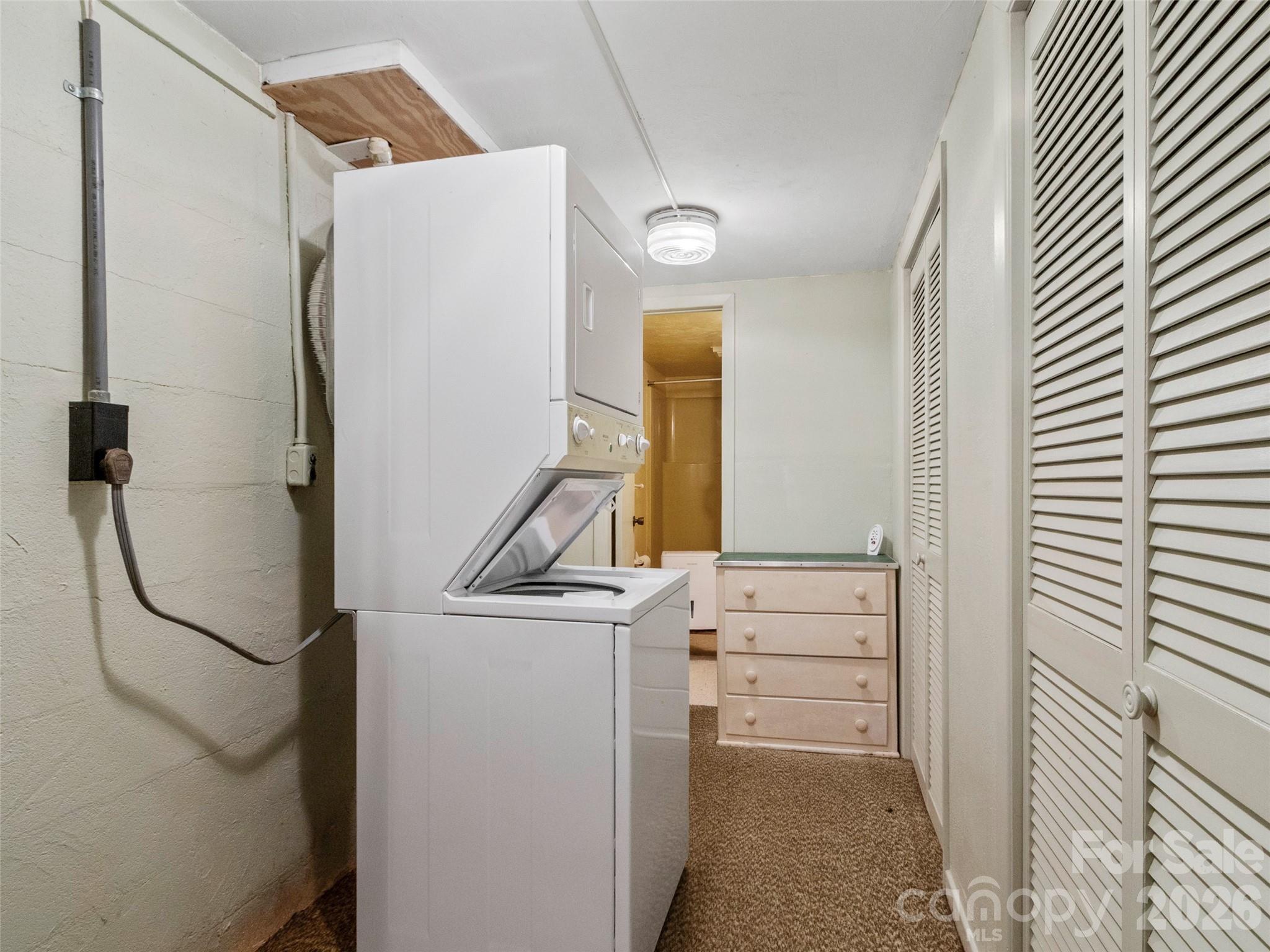 144 Florida Hill Drive Property Photo 20