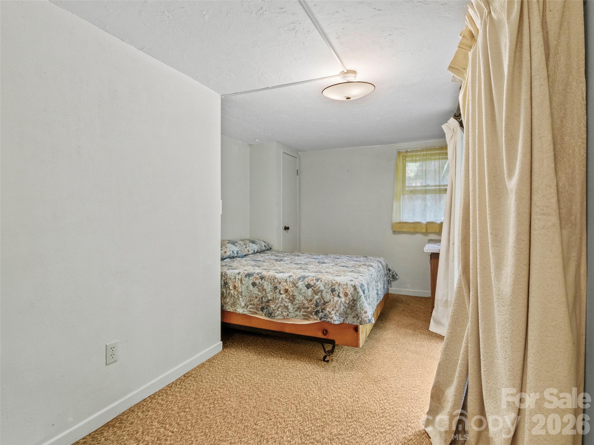 144 Florida Hill Drive Property Photo 25