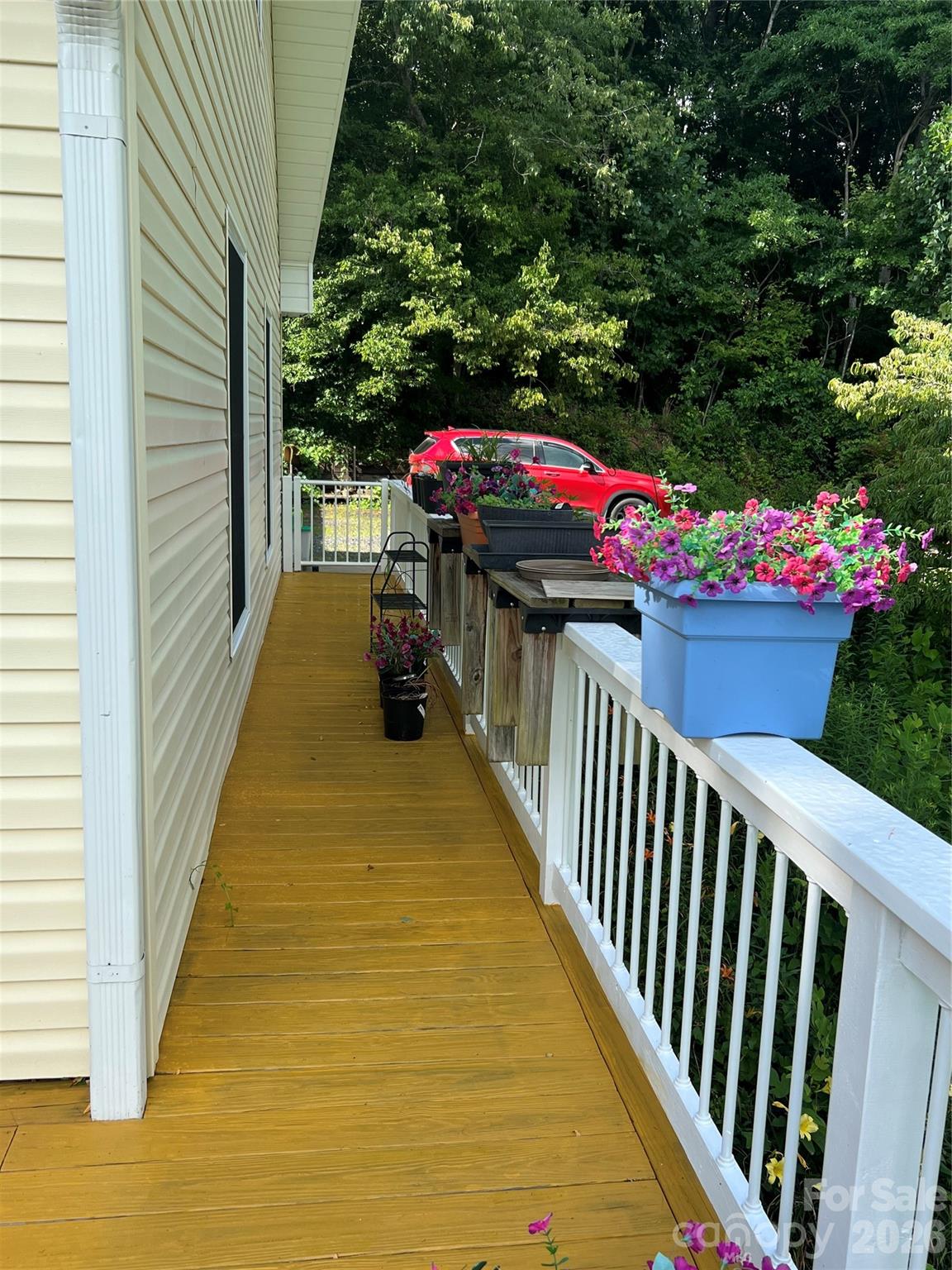 530 West Side Road Property Photo 12