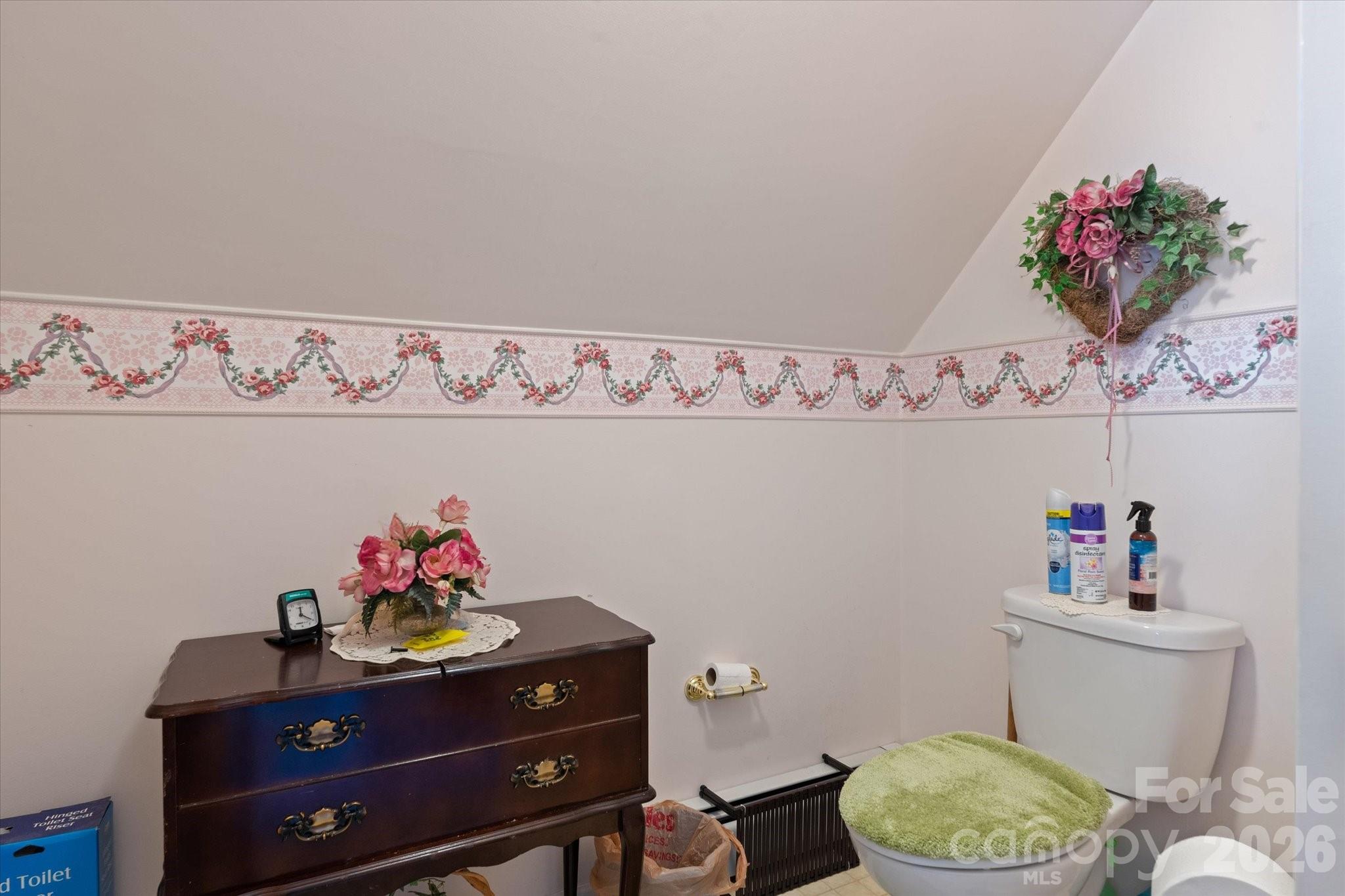 530 West Side Road Property Photo 13