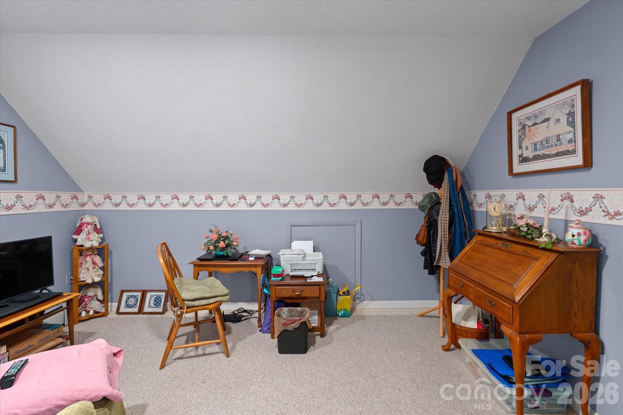 530 West Side Road Property Photo 17